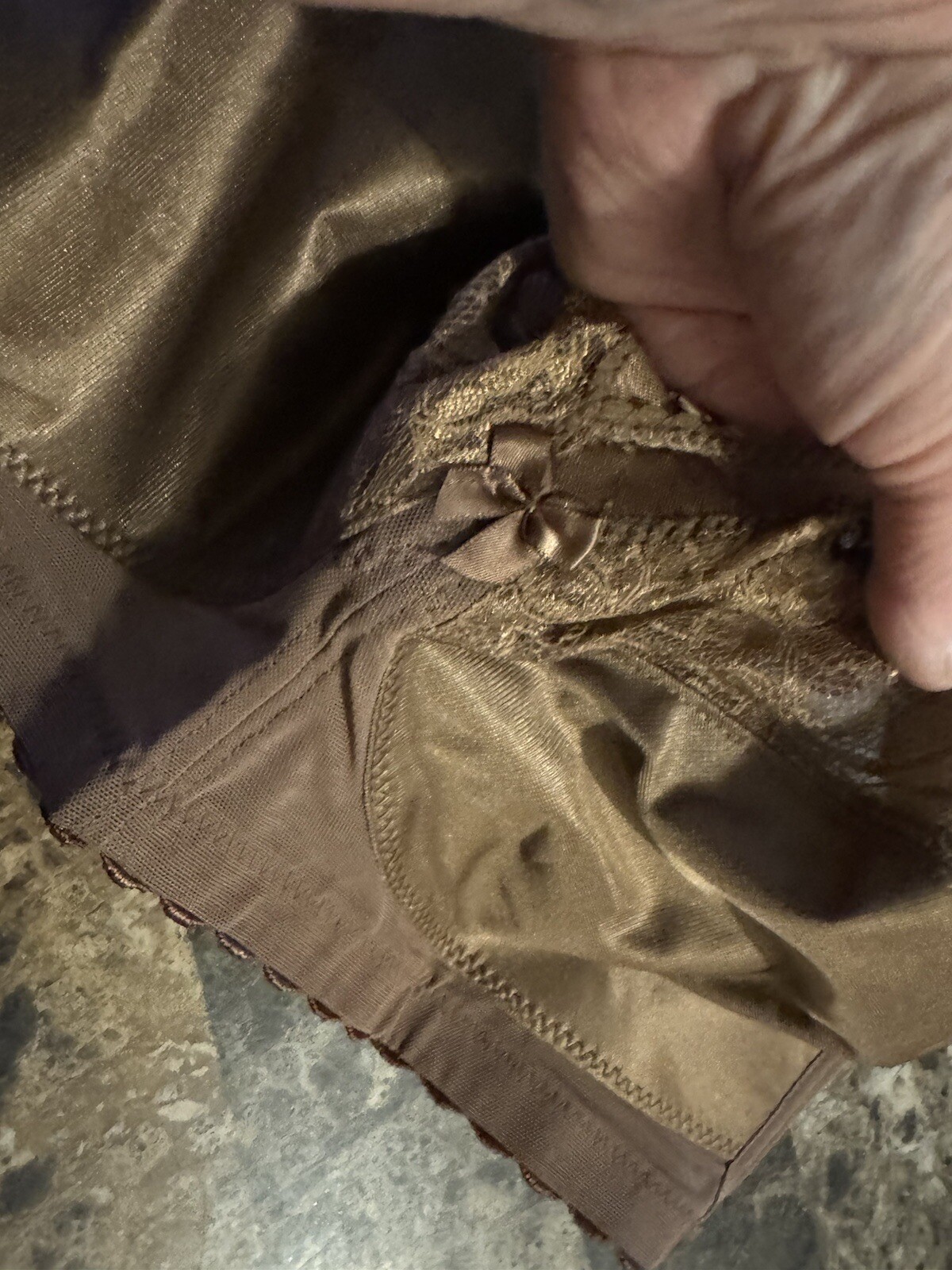 VINTAGE GLAMORISE BRA ! 42 D. BROWN. NEW!