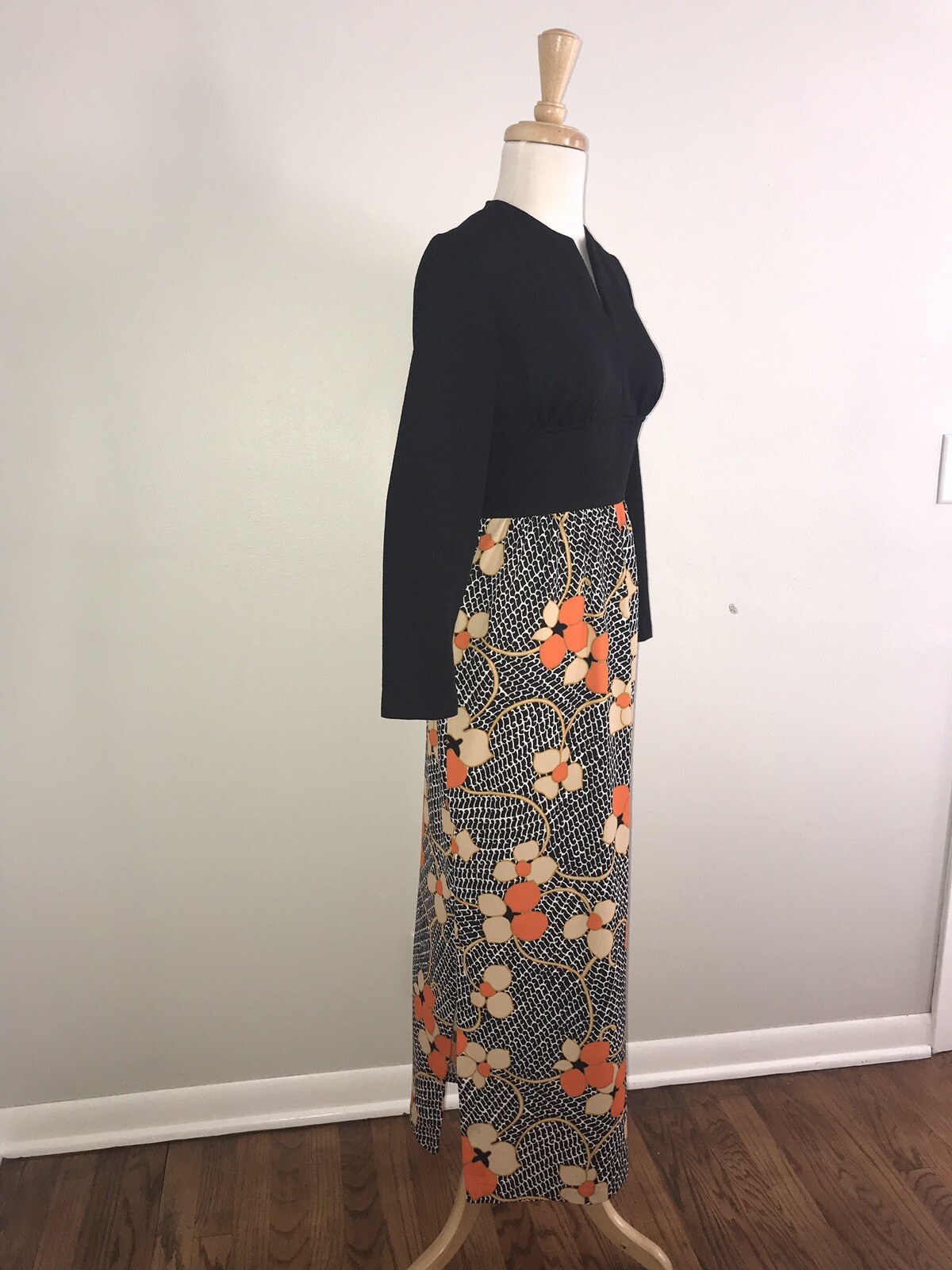 Vintage It’s Better Size XS/S Black Floral Acrylic Double Knit Maxi Dress