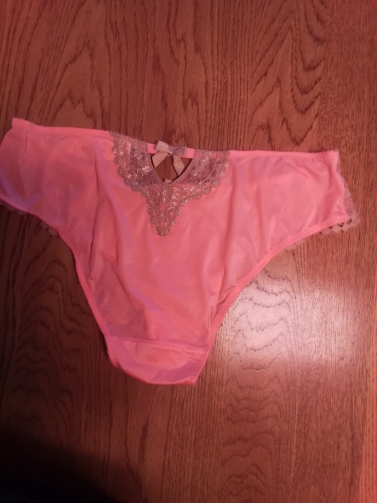 New VTG VICTORIA’S SECRET Very Sexy CORAL Shimmery Lace PANTIES Bikini Style M