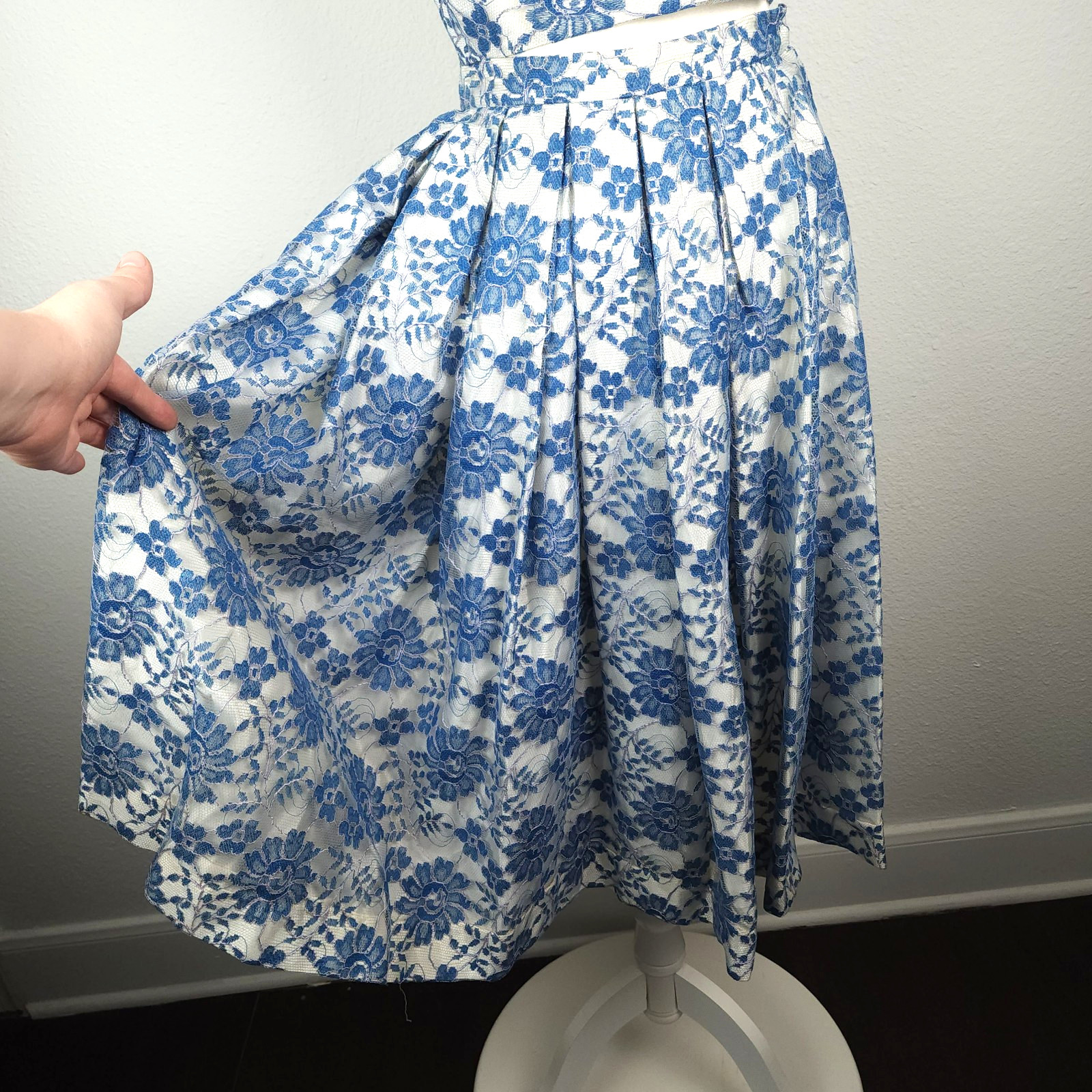 Vintage 1960s Blue White Lace Dress Set Lois Casper Pleated Skirt Button Back XS