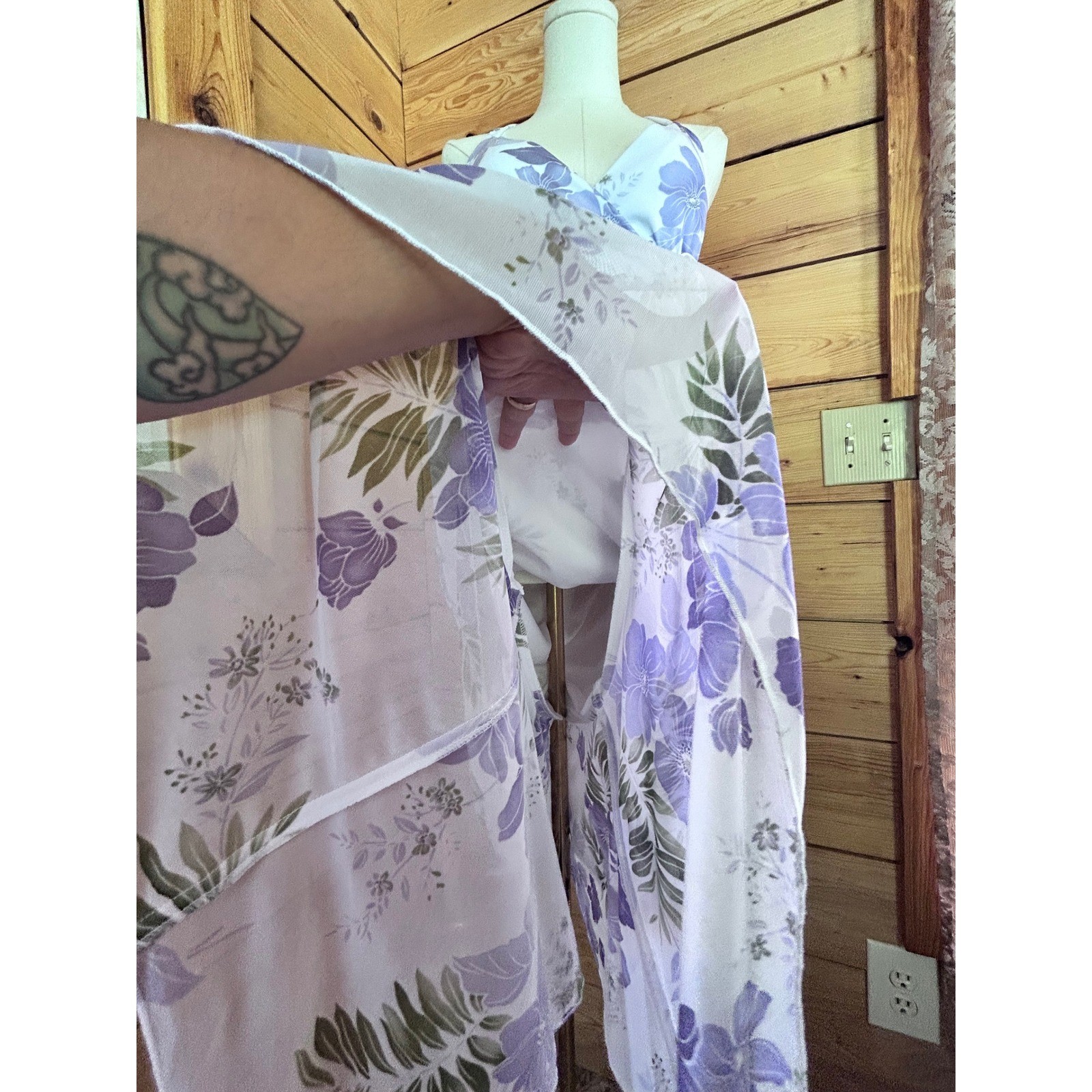 Vintage Halter Dress Womens Size 6 Purple Floral Handkerchief Hem Midi Mariposa