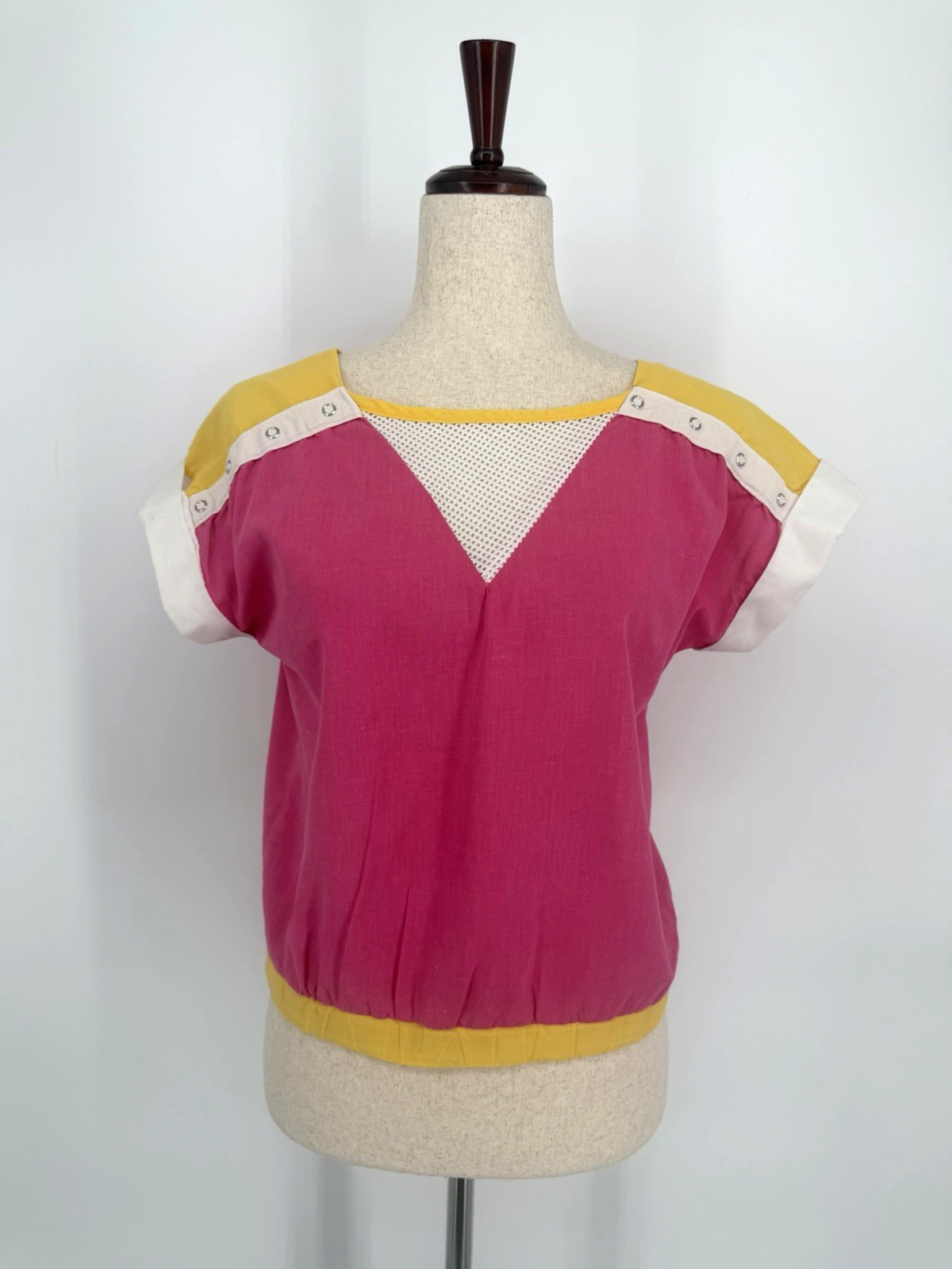 Vtg 80’s Faux Snaps Mesh Womens Crop S/S Top Pink Yellow Bright Colors Retro