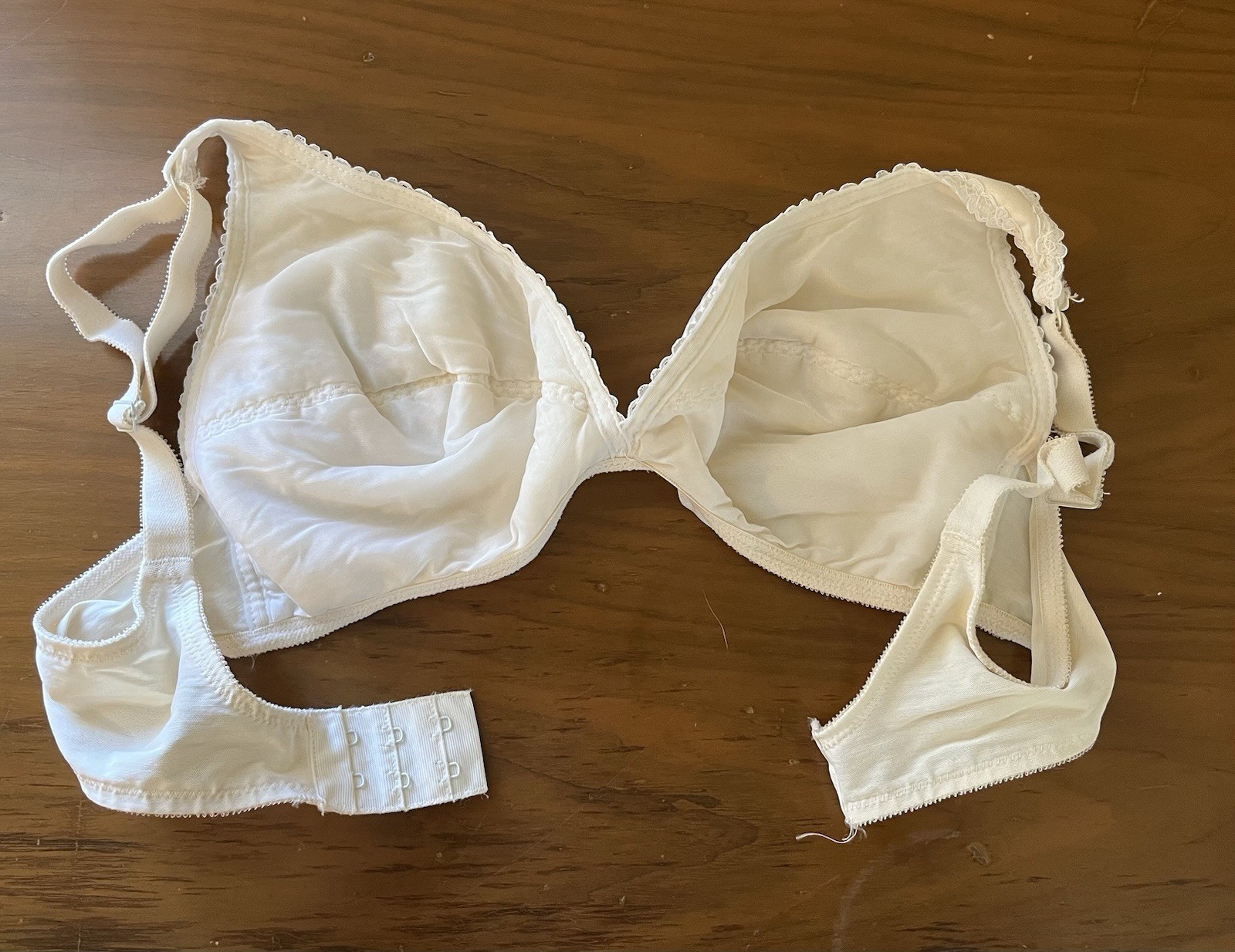 Vintage Vanity Fair Womens 36C White Bra Lace Trim Adjustable Straps Nylon