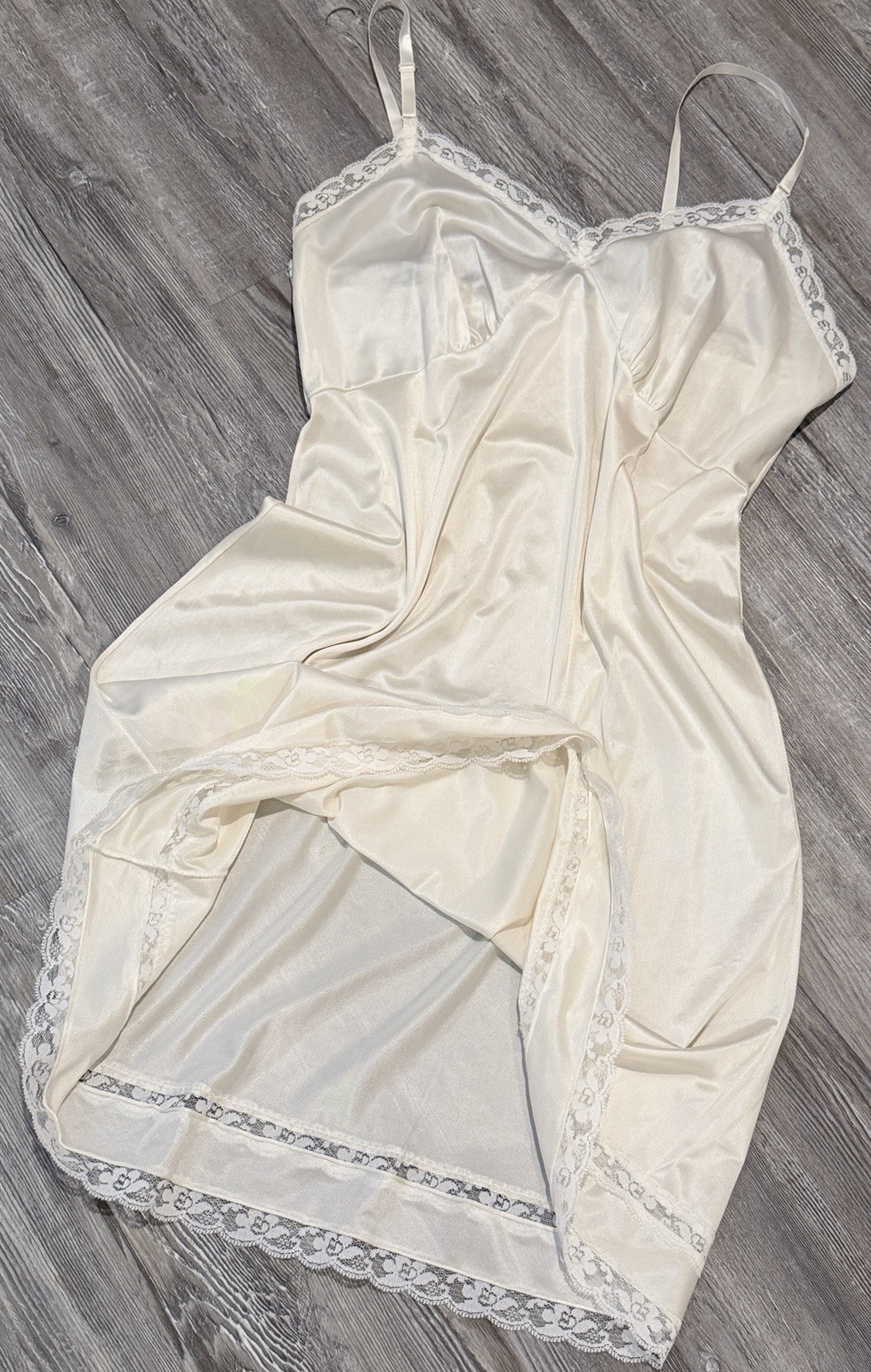 VTG 80’s USA Made Ivory Lace Trimmed Satin 100% Nylon Tricot Antron III Slip 38