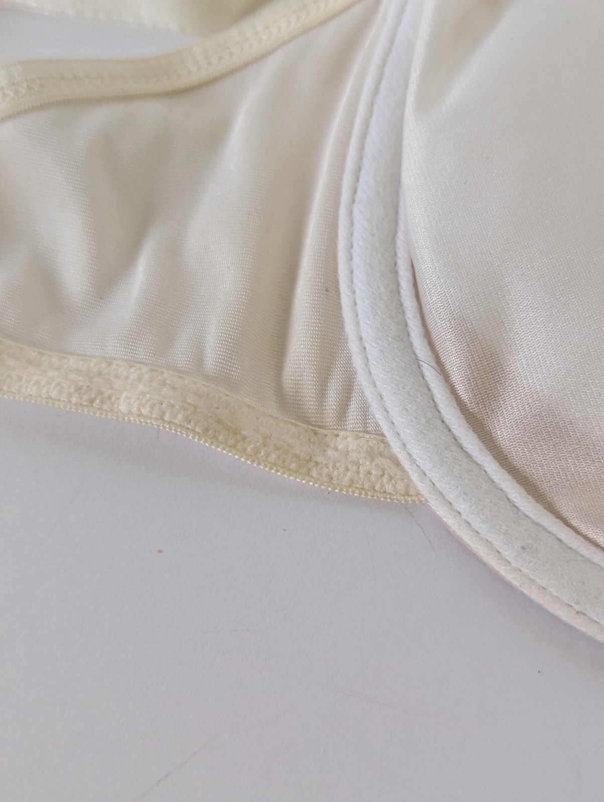 Vintage Victorias Secret Second Skin Satin Bra Miracle White Bow 34C 2002