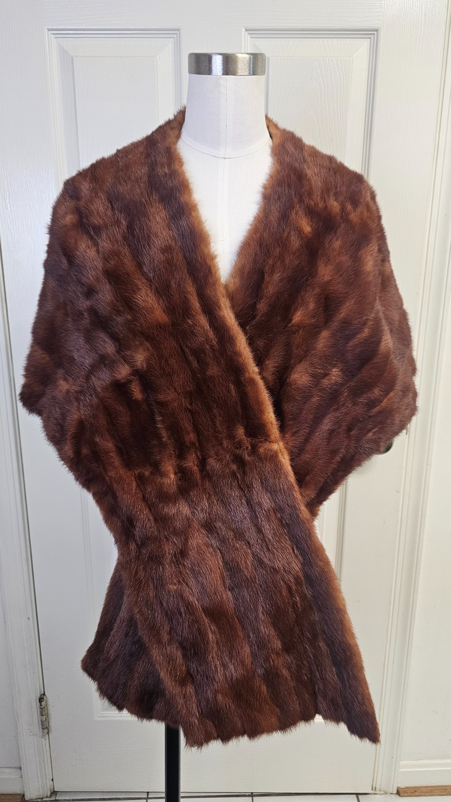 Vintage Rougier Furs Glendale Genuine Mink Fur Stole Wrap Capelet Mahogany Brown