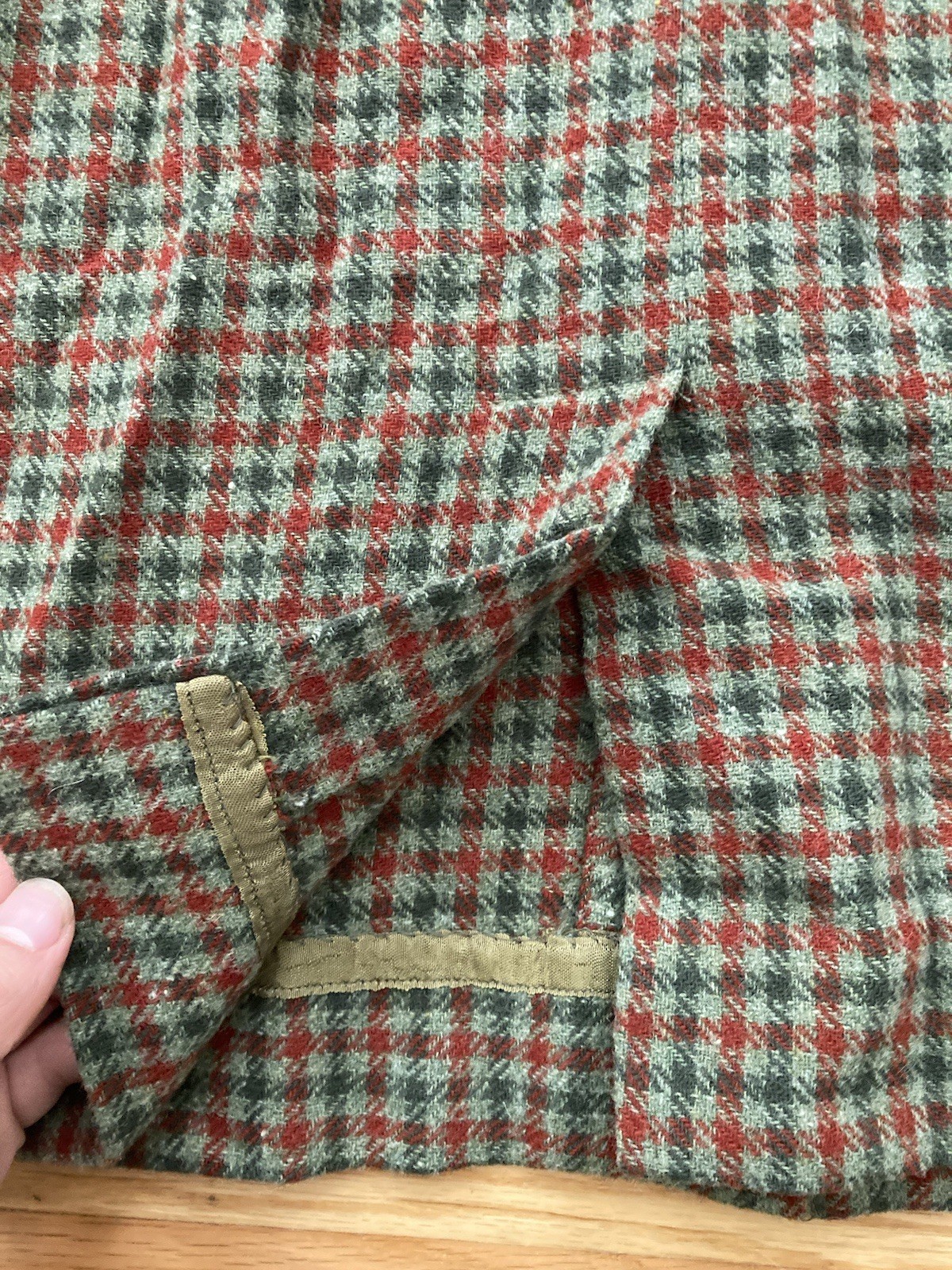 The Vested Gentress Dress 12 Vintage 1960s button up plaid Print 100% wool vtg