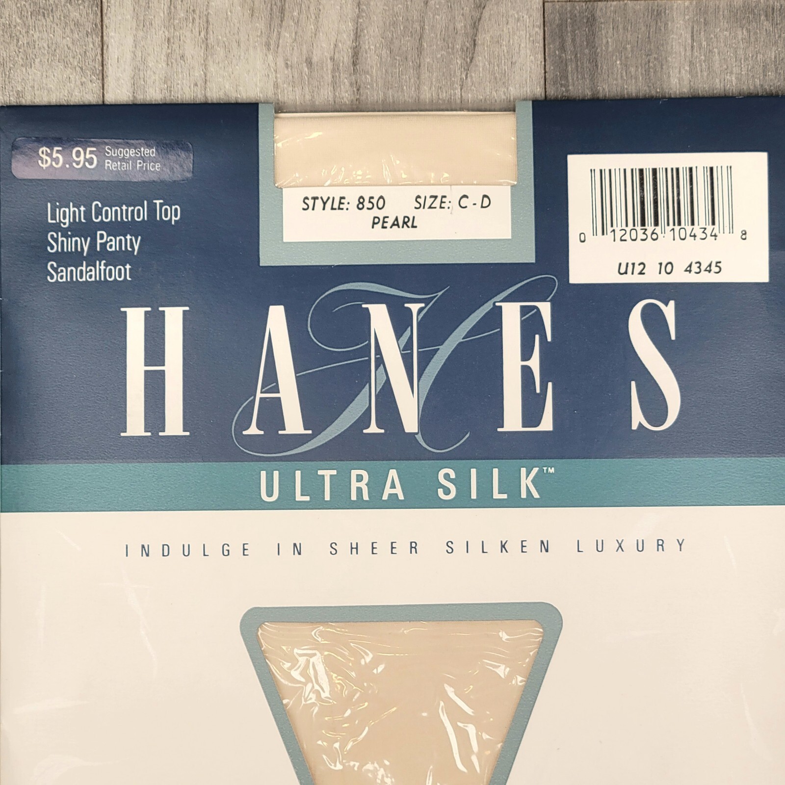 Hanes Ultra Silk Sheer Light Control Top Sandalfoot Panty Hose Size C-D Pearl