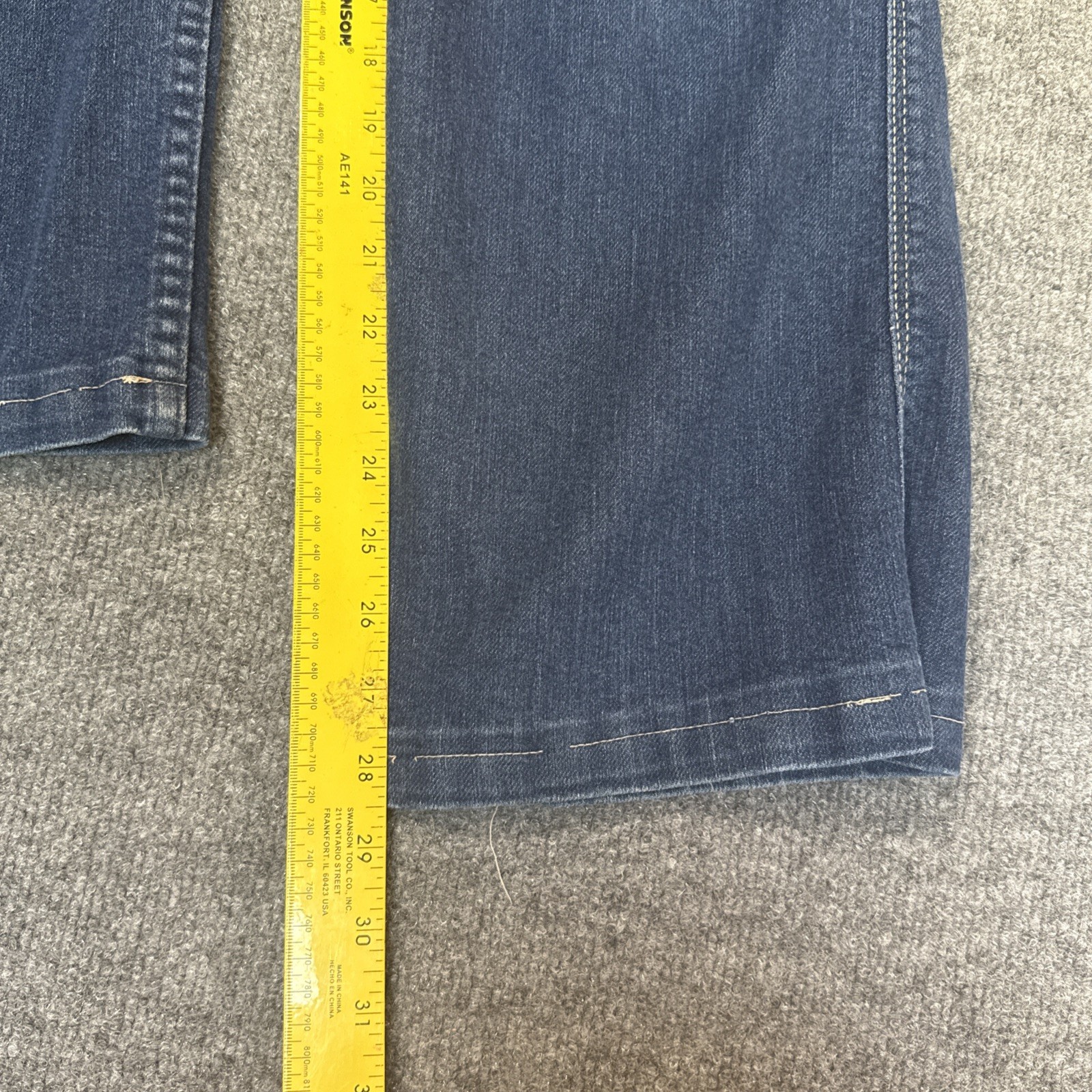 Levis Movin On Denim Jeans Size 34×32 Black Tab 5 Pocket Distressed