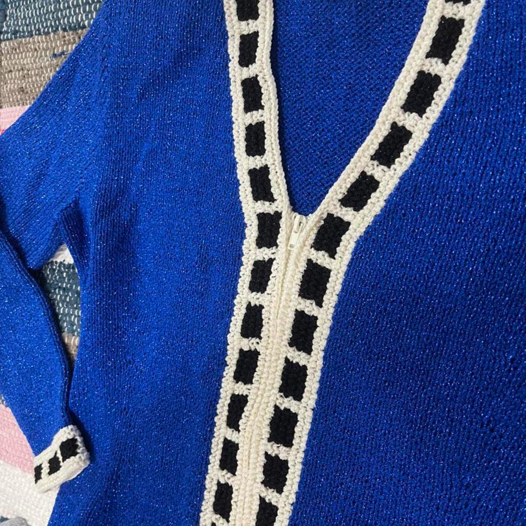 Sparkly Zip up jacket by Dunollie Looms fits size Small Stretch