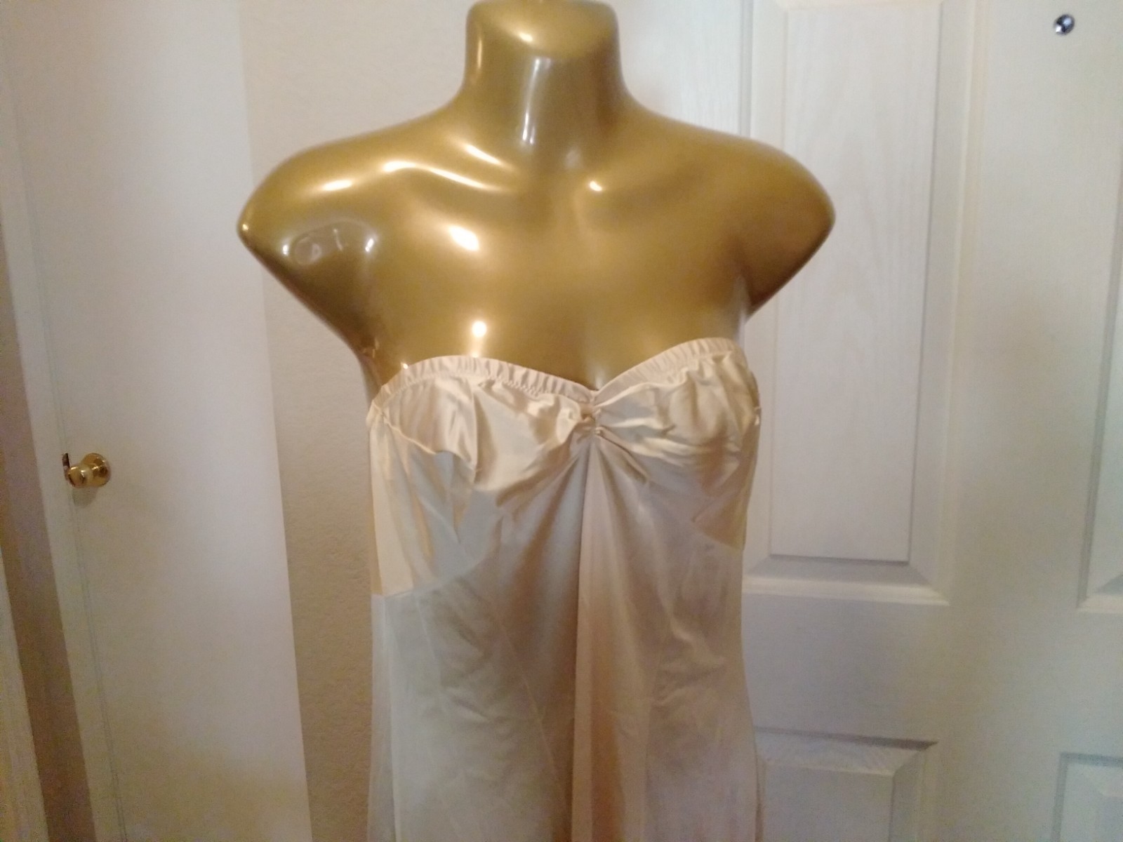 Vintage Vanity Fair Strapless Maxi Slip Size 36 100% Nylon Nude