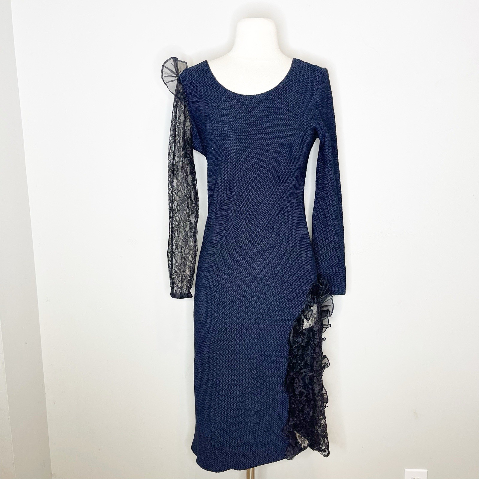 Diamond’s Run Black Flirty Formal Dress Size 13/14 Black Pencil Lace Stretch Fit