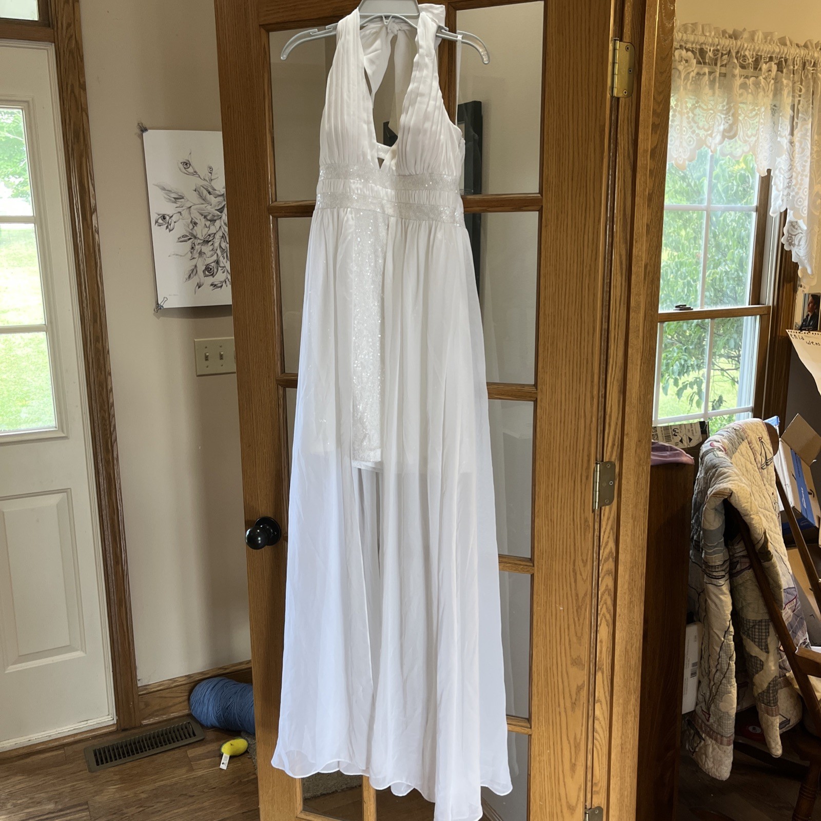 White Halter Neck Sleeveless Full-Length Wedding Dress 9/10 prom homecoming