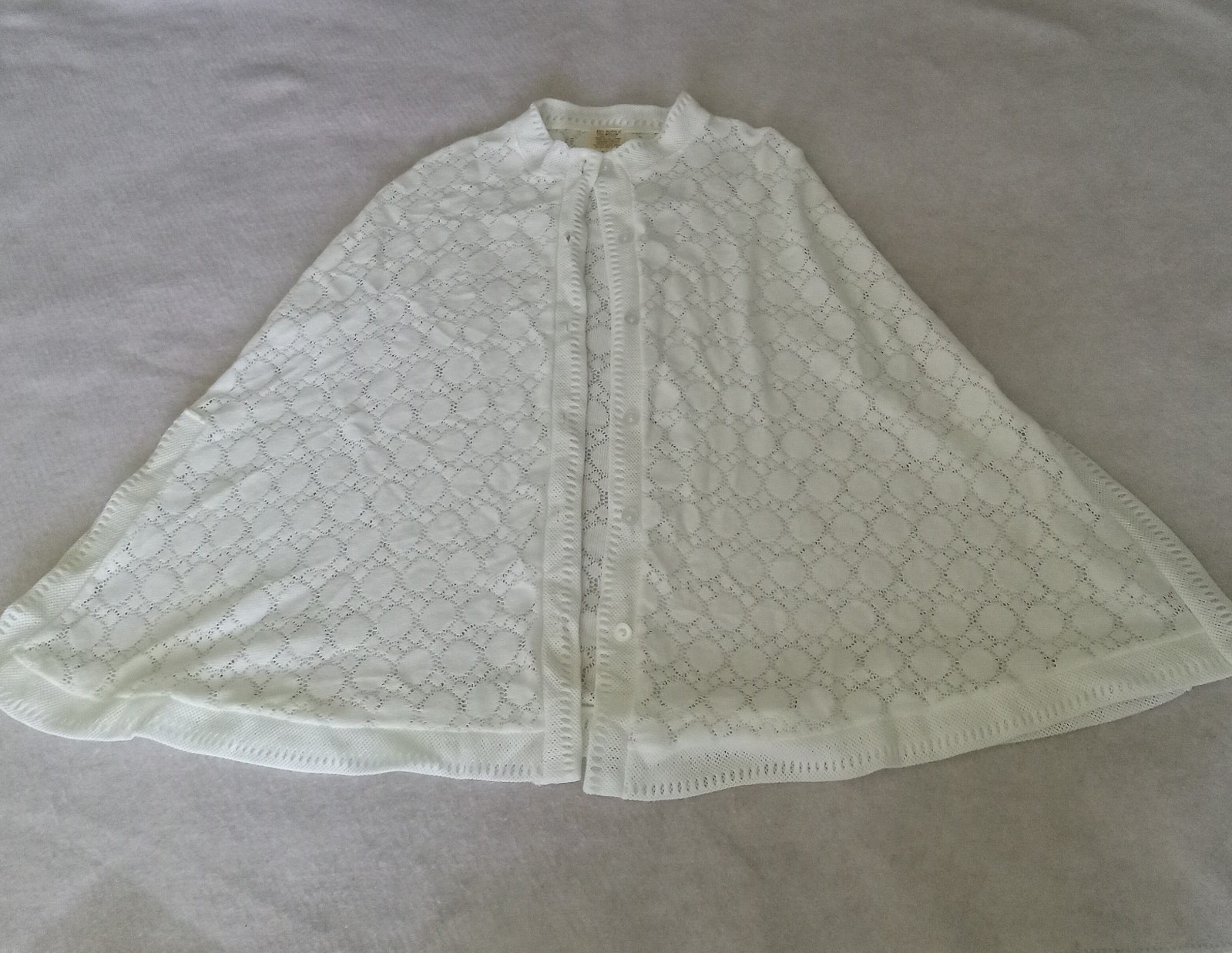 Crocheted Cape Cream Acrylic Nylon Button Up Unbranded Japan Vintage 70s EUC