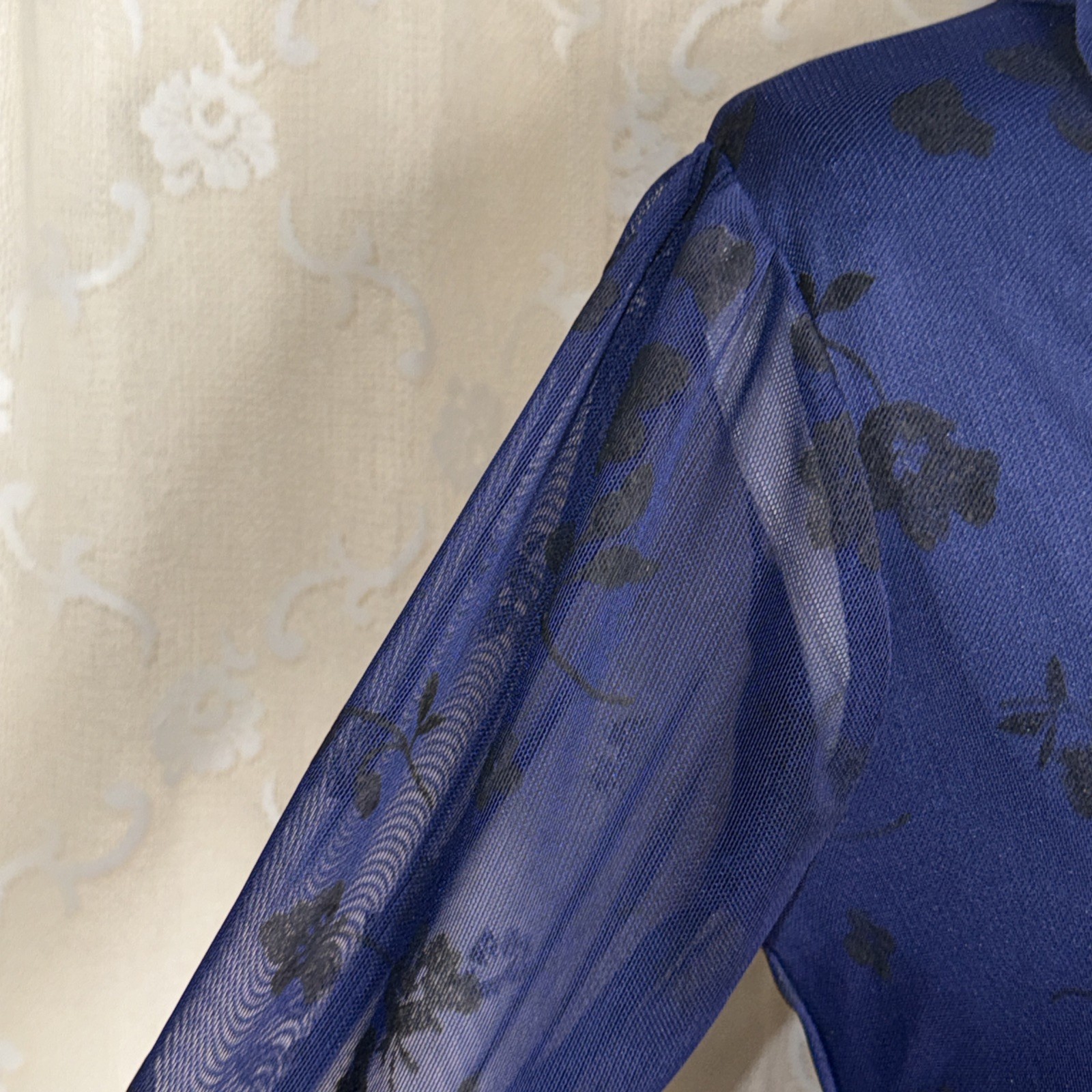 Vintage B.Darlin Woman’s Blue & Black Floral Semi Sheer Lined Dress Size 5/6