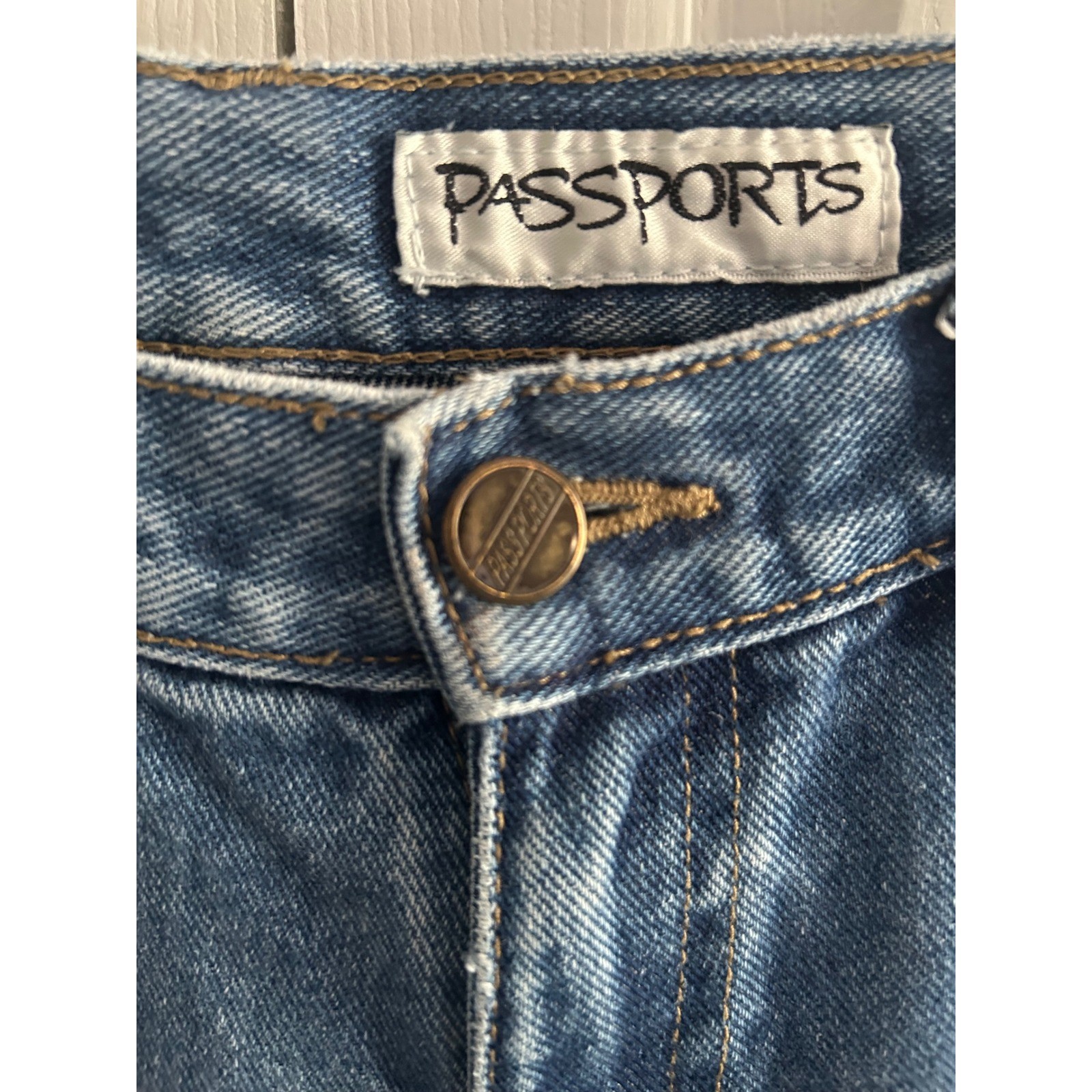 Passports Vintage High Waisted Tapered Leg Jeans Medium Wash Blue Denim Size 6