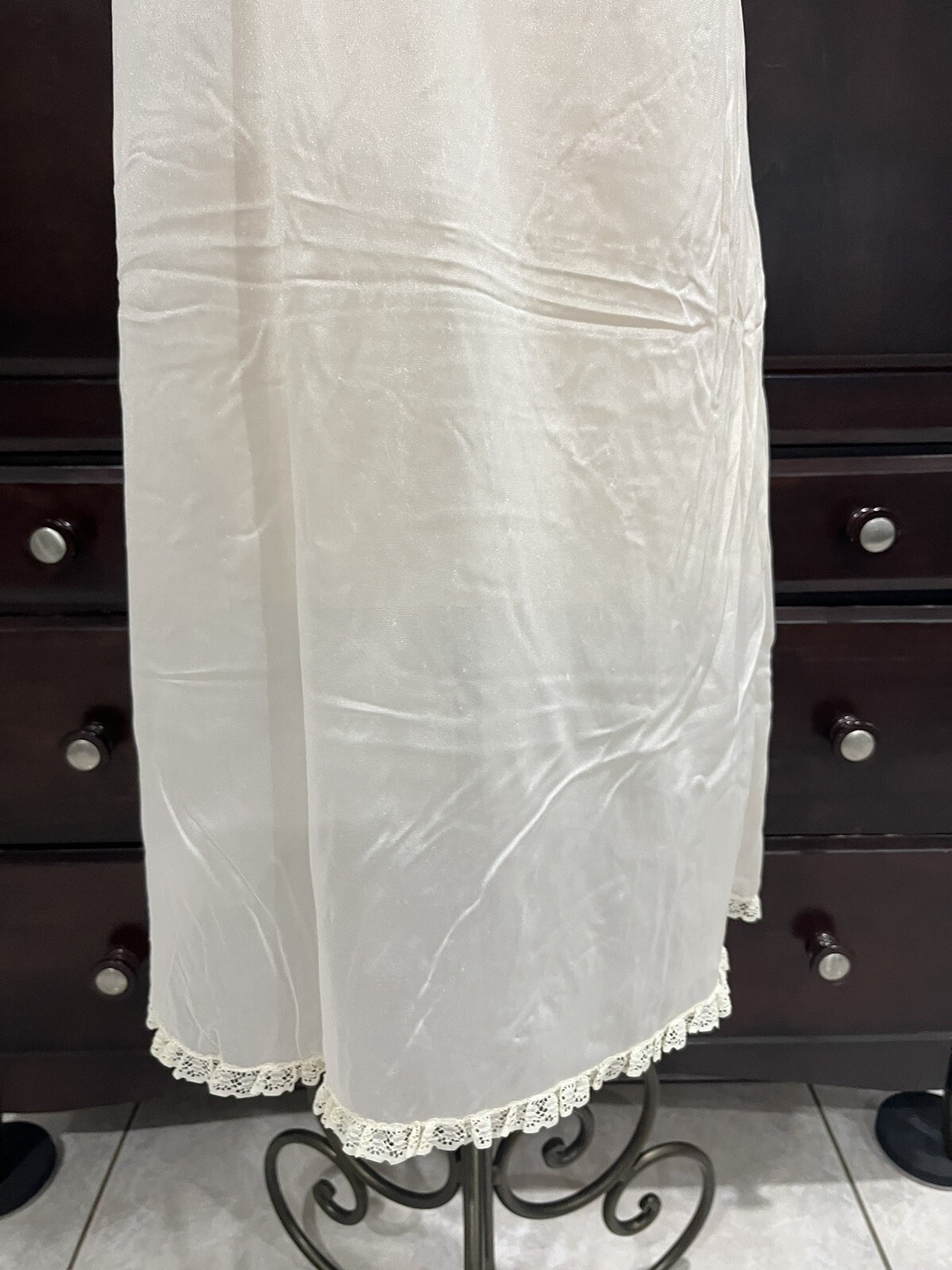 Vintage MISTRA Nylon Ivory Nightgown Women’s Size Large Pre-Owned.