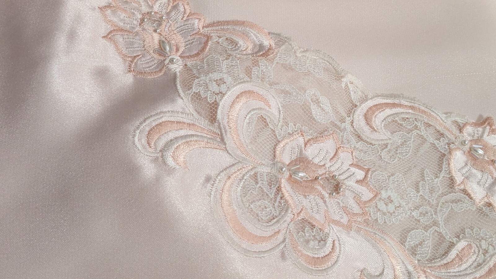 Vtg 80’s Etienne 2 Piece Pajamas Sz Large Blush Pink Silky Satin, Beaded Lace