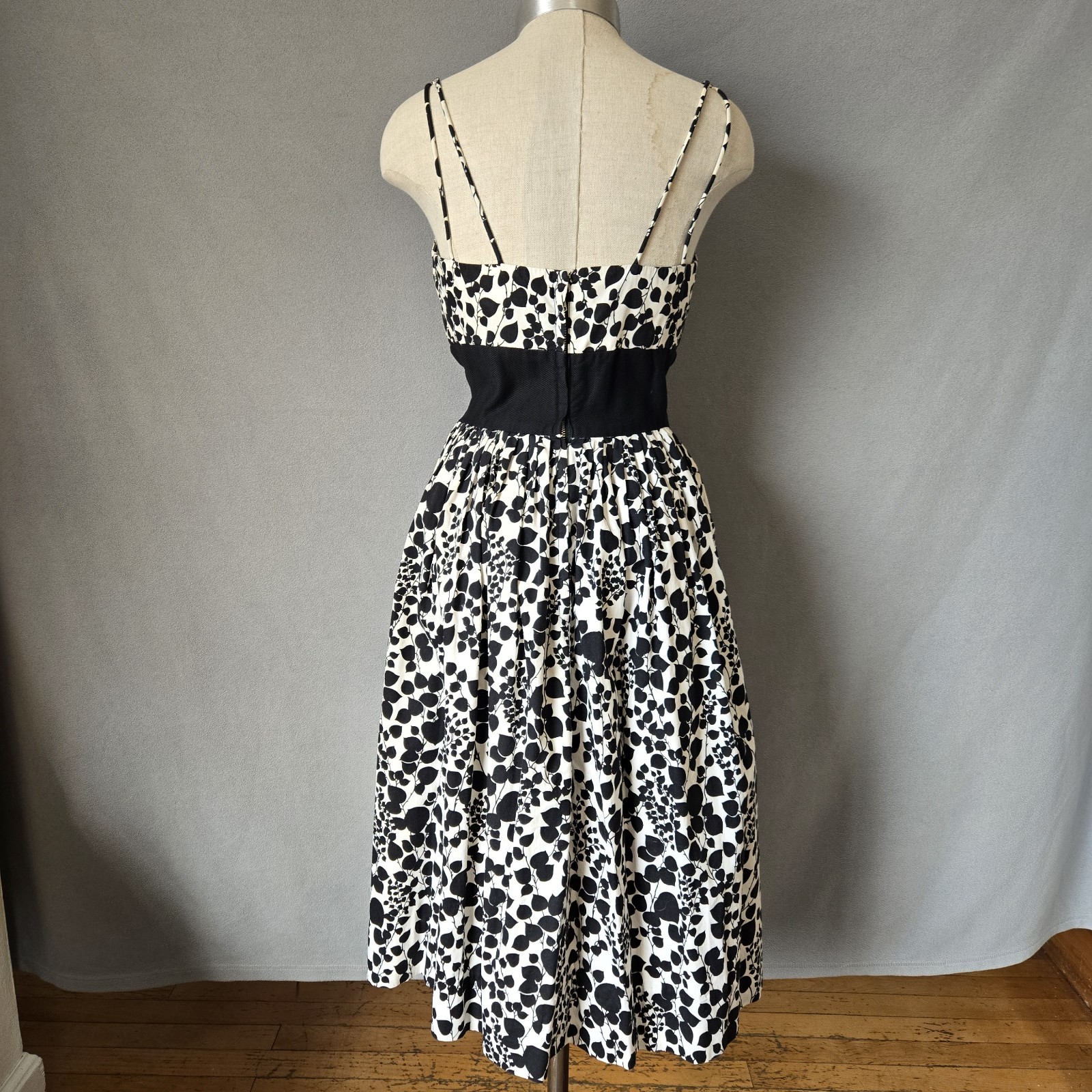 Vintage 50s Black & White Dress Full Skirt Waist 25 in
