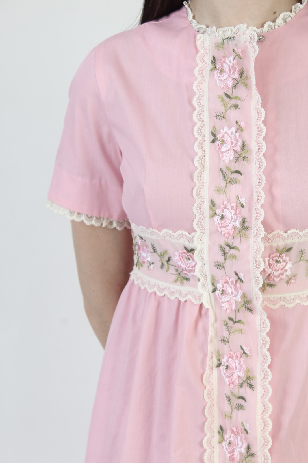 Vtg Loungees Pink Nightgown Floral Embroidered Peignoir Evening Pockets Gown