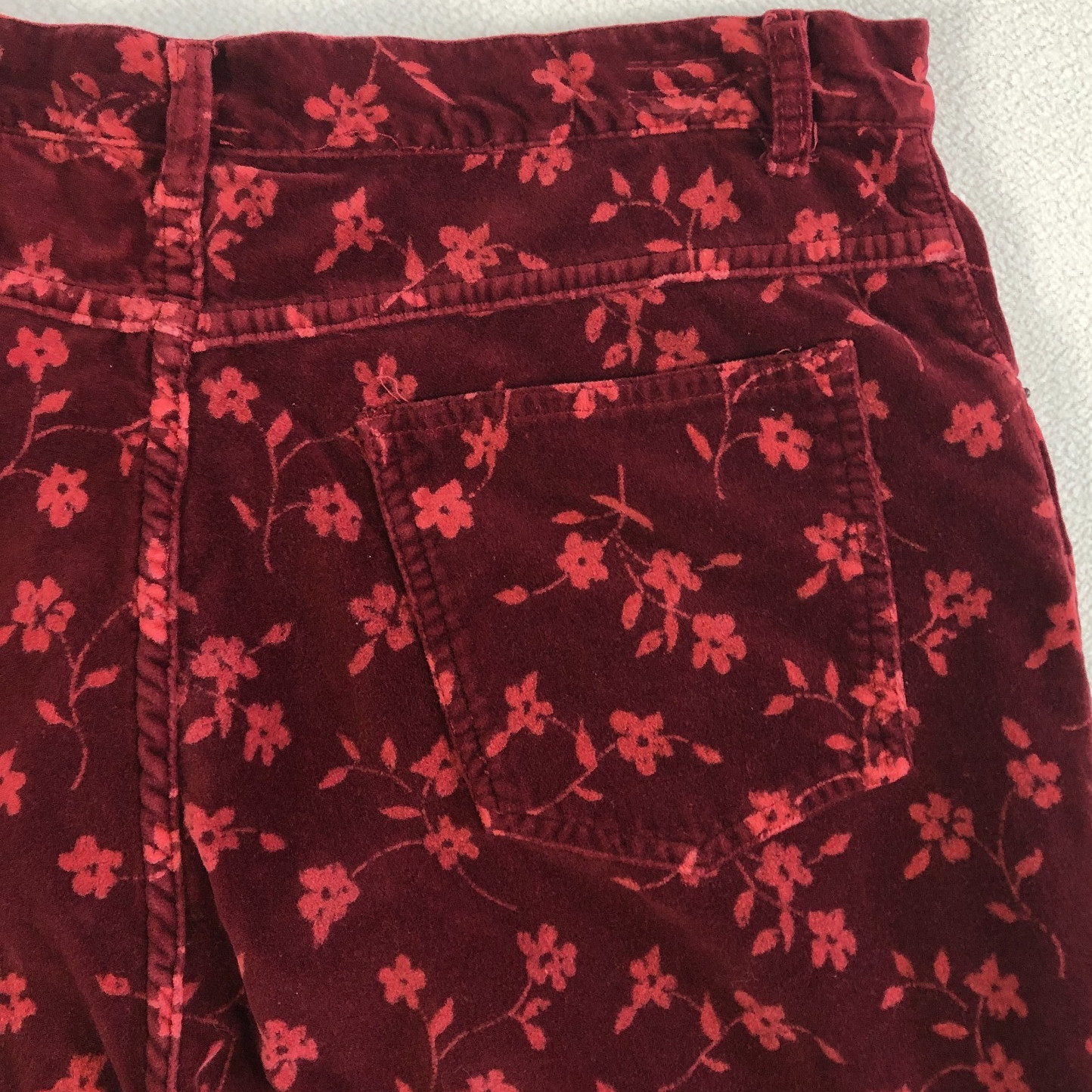 Bill Blass Burgundy Floral Velvet pants Vintage 1990s easy fit Size 16 Waist 34″