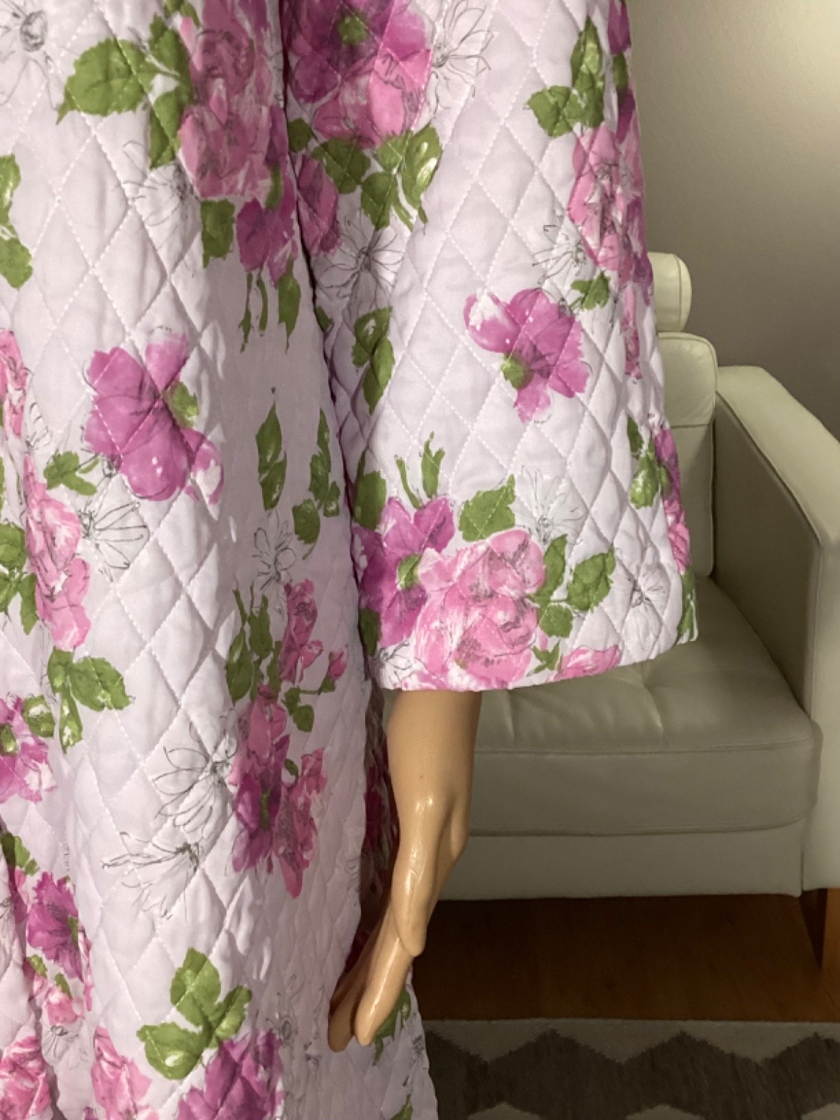 Vintage 50s 60s Pink Floral Roses Quilted Housecoat Robe MCM