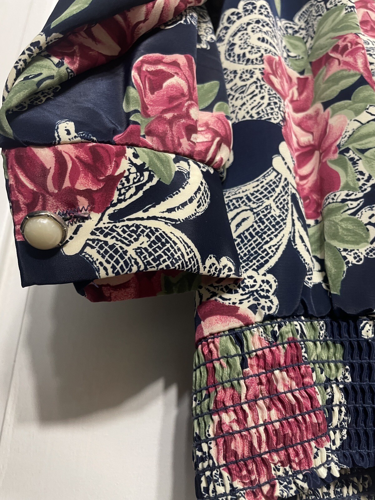 VINTAGE Copy Cats Woman Button Up Blouse Floral Rose Pattern Size 8