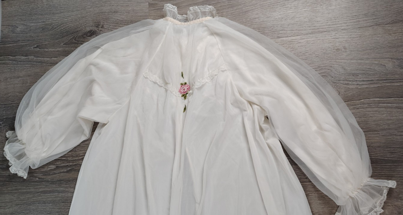 Vtg Laros Peignoir Set Nightgown Robe White Lace Rose Appliques Large 34 USA
