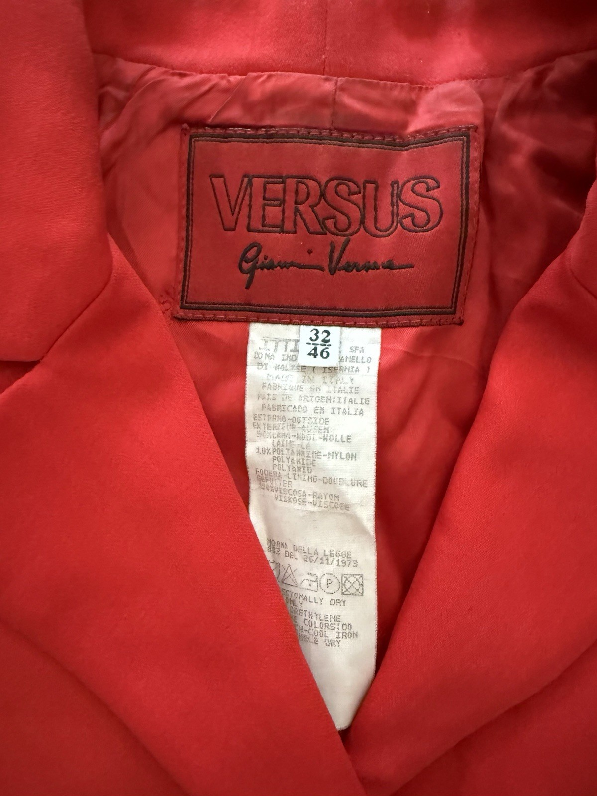Vintage Versus Gianni Versace Red Blazer Women’s IT 46 / US 12 – Sold as-is