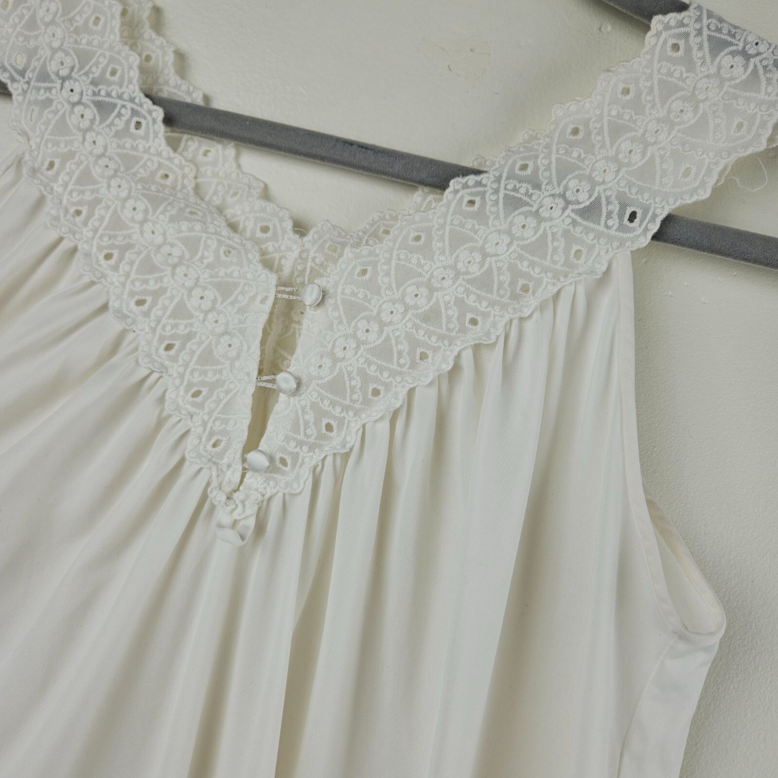 VINTAGE WHITE FULL LENGTH NIGHTGOWN Womens S Lace Trim Buttons Long Feminine