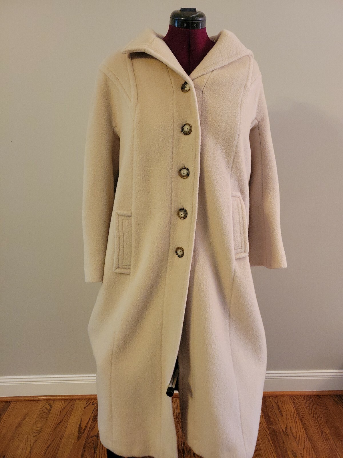 BEAUTIFUL Vintage Juli De Roma Wool Coat, Stevens Forstmann Fabric, 22″ pit-pit