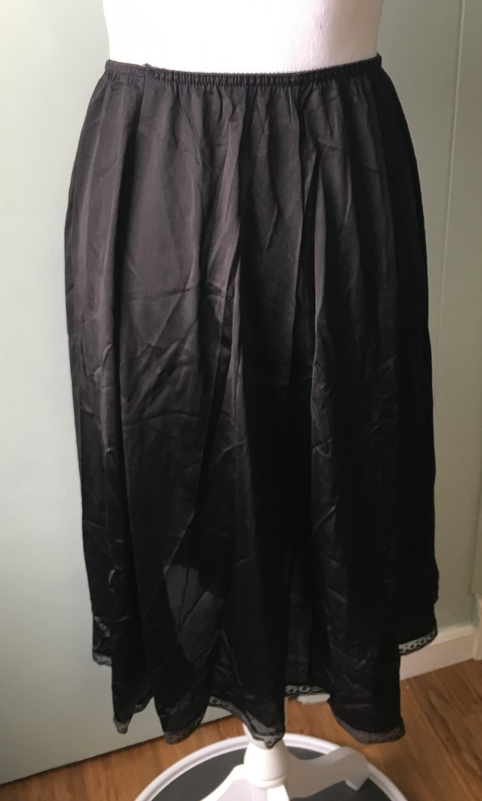 vintage Mistra black half slip lace trim nylon Medium