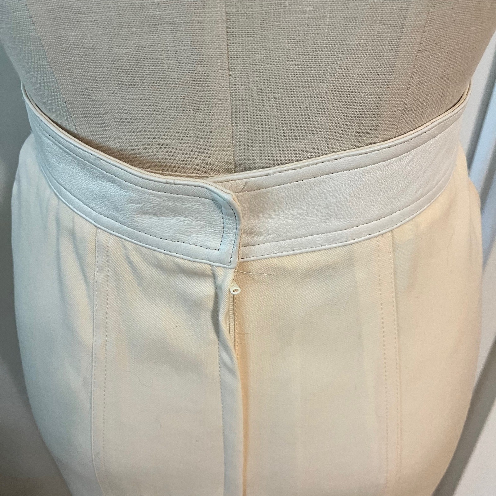VTG 80’s SUZELLE Cream Wool and Leather Pencil Skirt Size 12