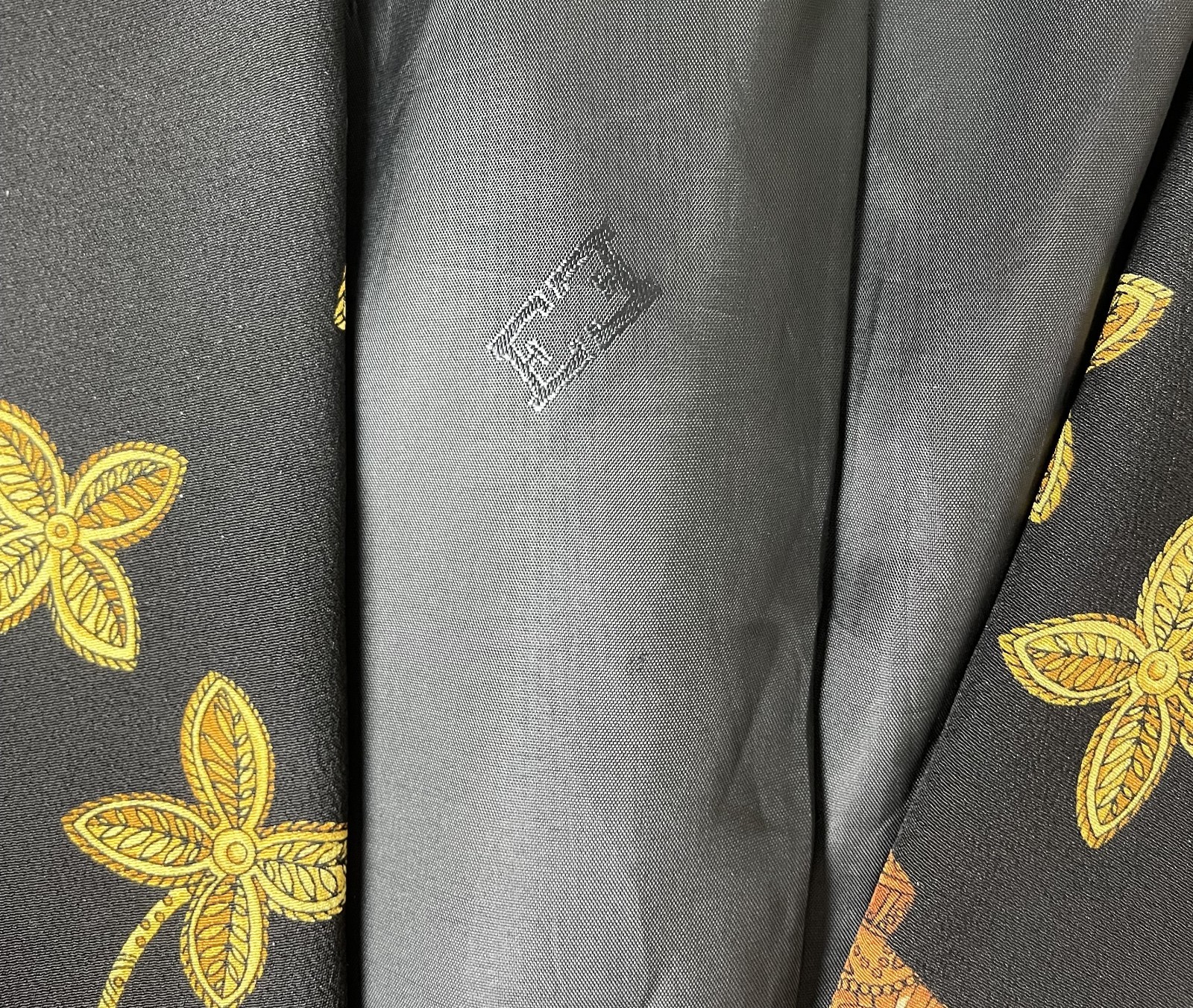 Vintage 80s ESCADA Rare Stunning Tribal Print Black 100% Silk Jacket 42 Germany