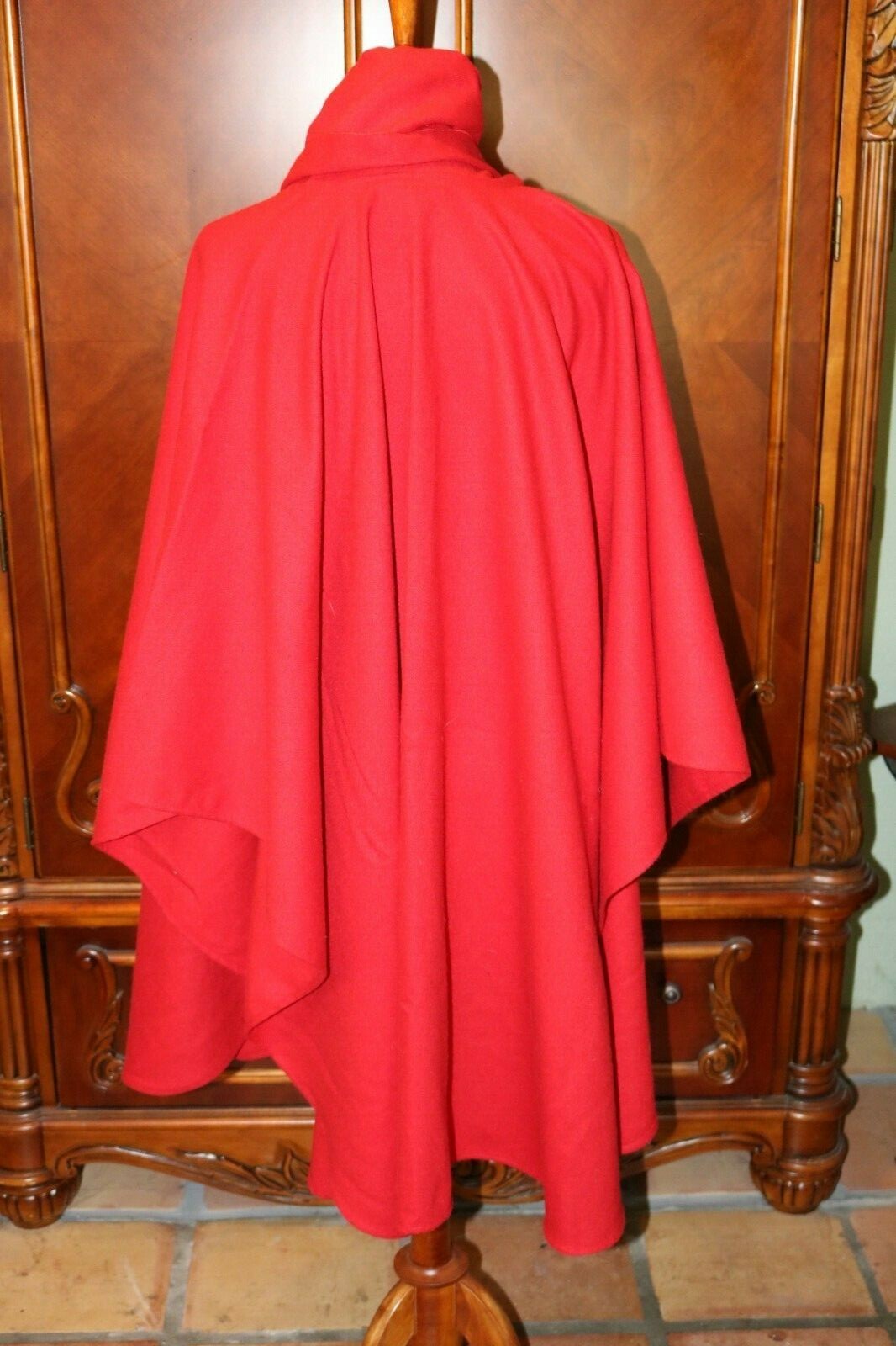 VINTAGE 50’S MADEMOISELLE CHERRY RED POLY WOOL SCARF CAPE PONCHO MINT….
