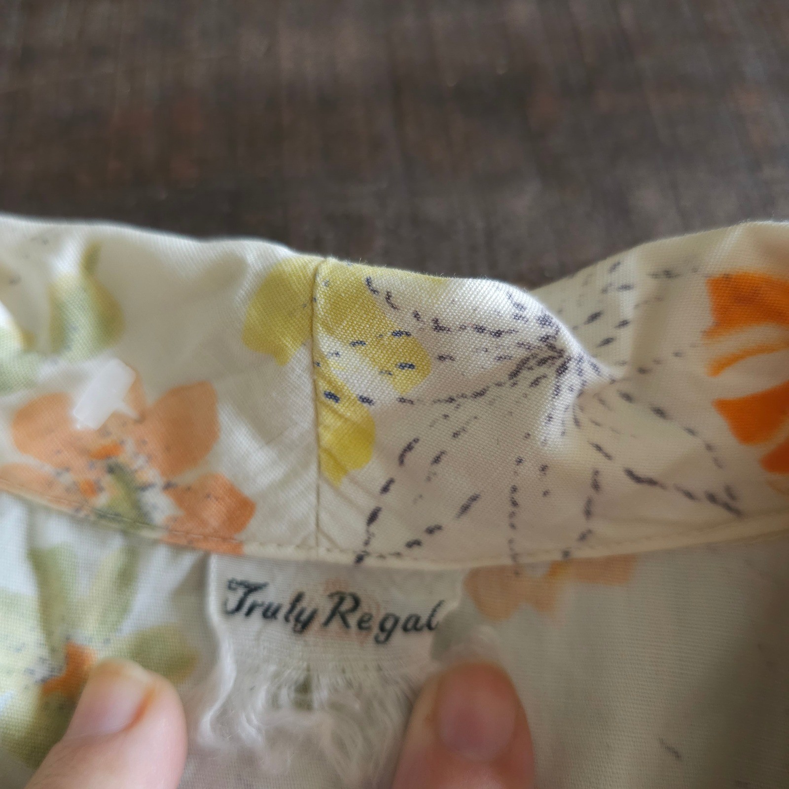 Truly Regal Vintage 50 60s Floral Sleeveless Button Down Blouse Orange Green Mod