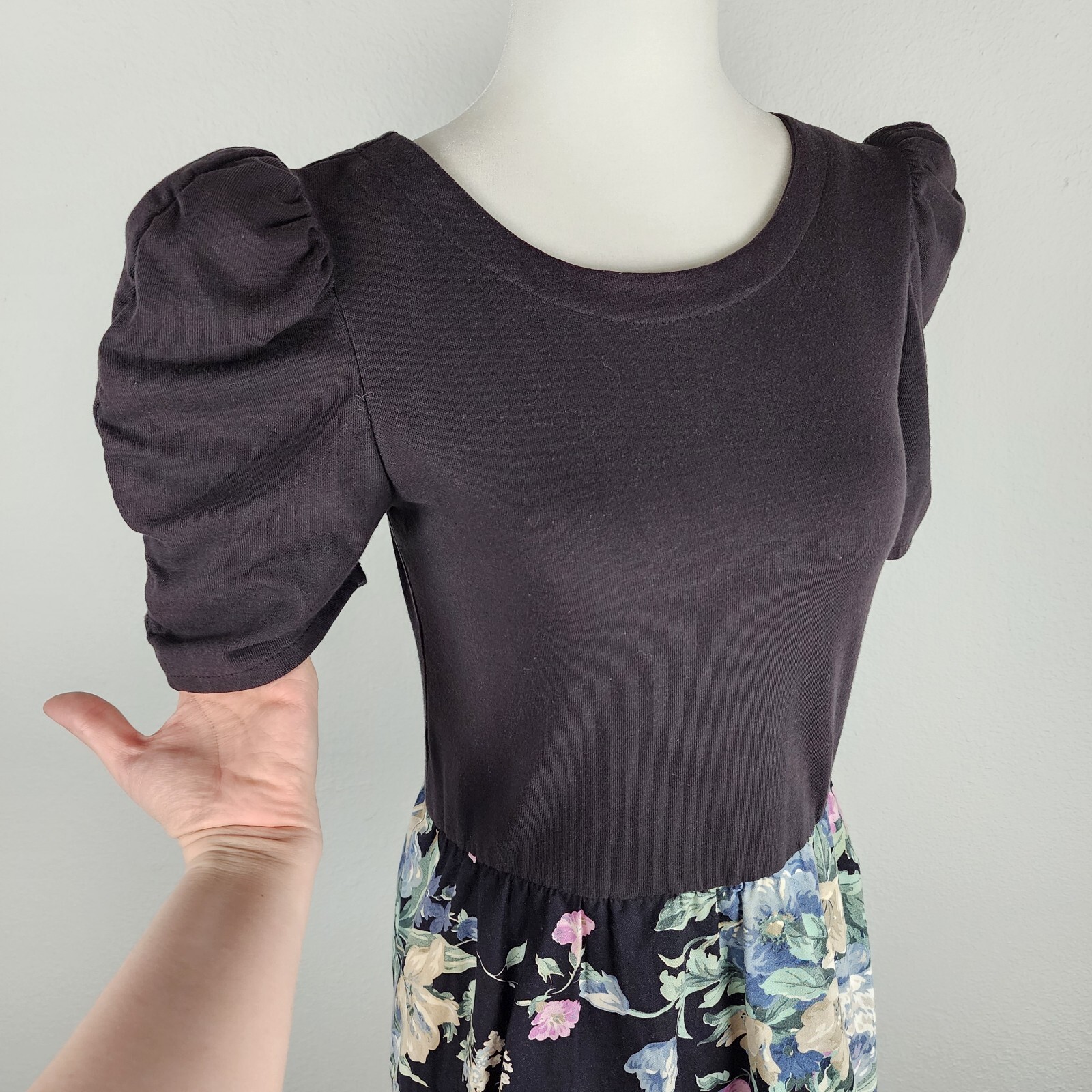 Vintage 80s 90s Dress Fit Flare Ashley Floral Print on Black Puff Sleeve 7/M