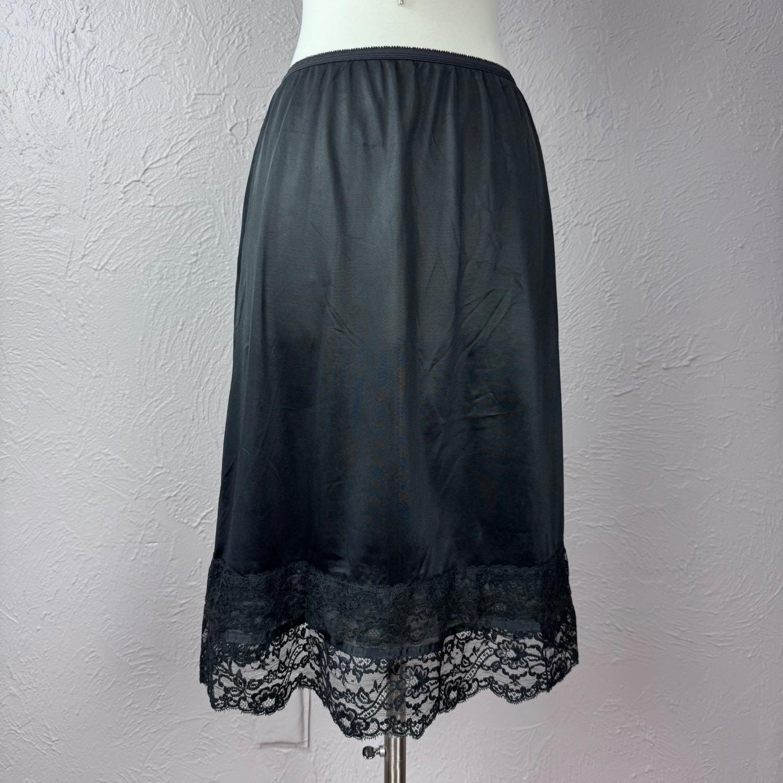 Vintage 80s/90s black lace slip skirt Medium 90s goth whimsy goth fairy grunge
