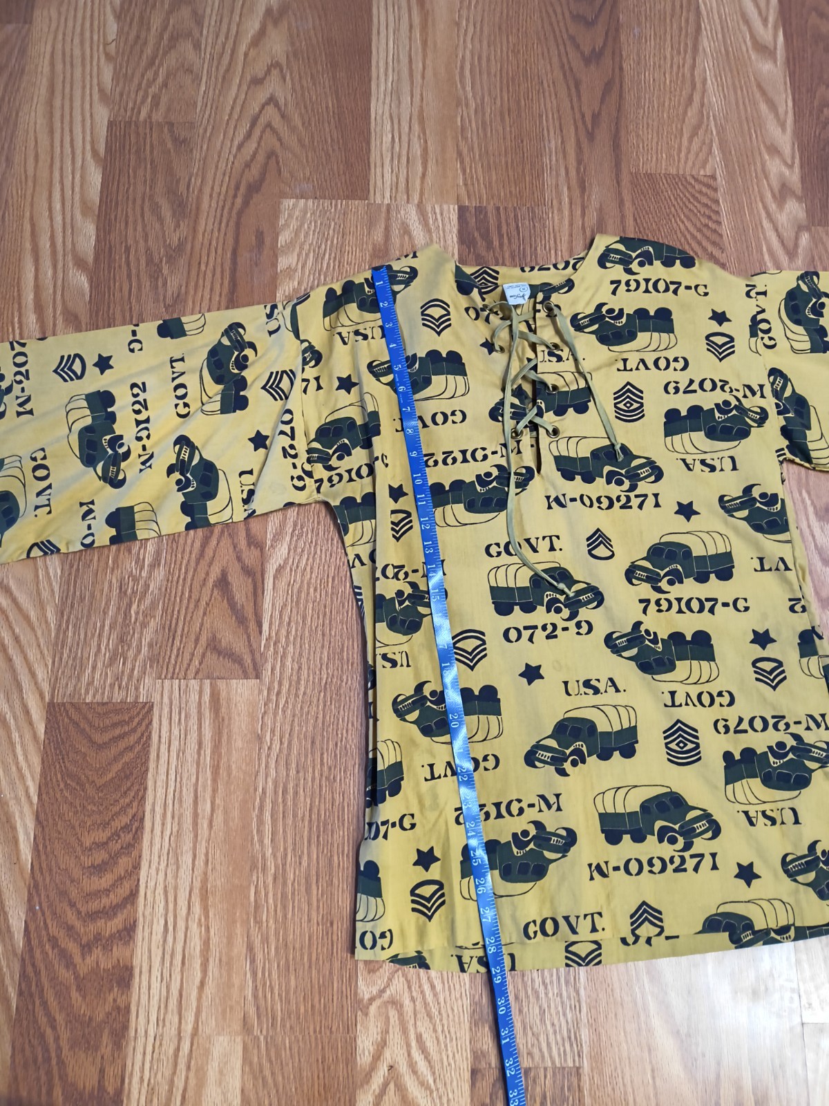 Vintage Miss Fashion Shirt Womens M Army Truck Novelty Print Grommet Trim
