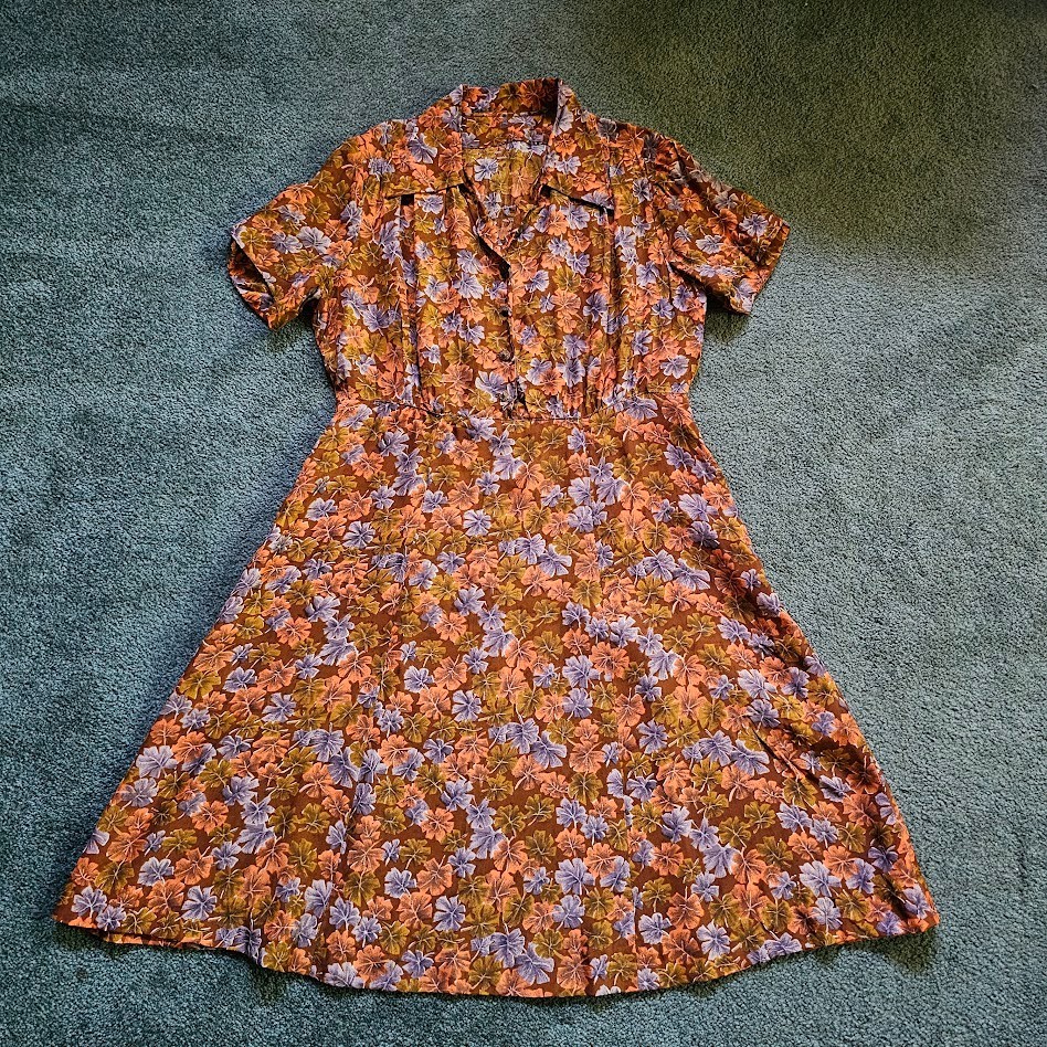 Vintage 40s 50s Novelty Fall Print Volup Shirtwaist Cold Rayon Day Swing Dress L