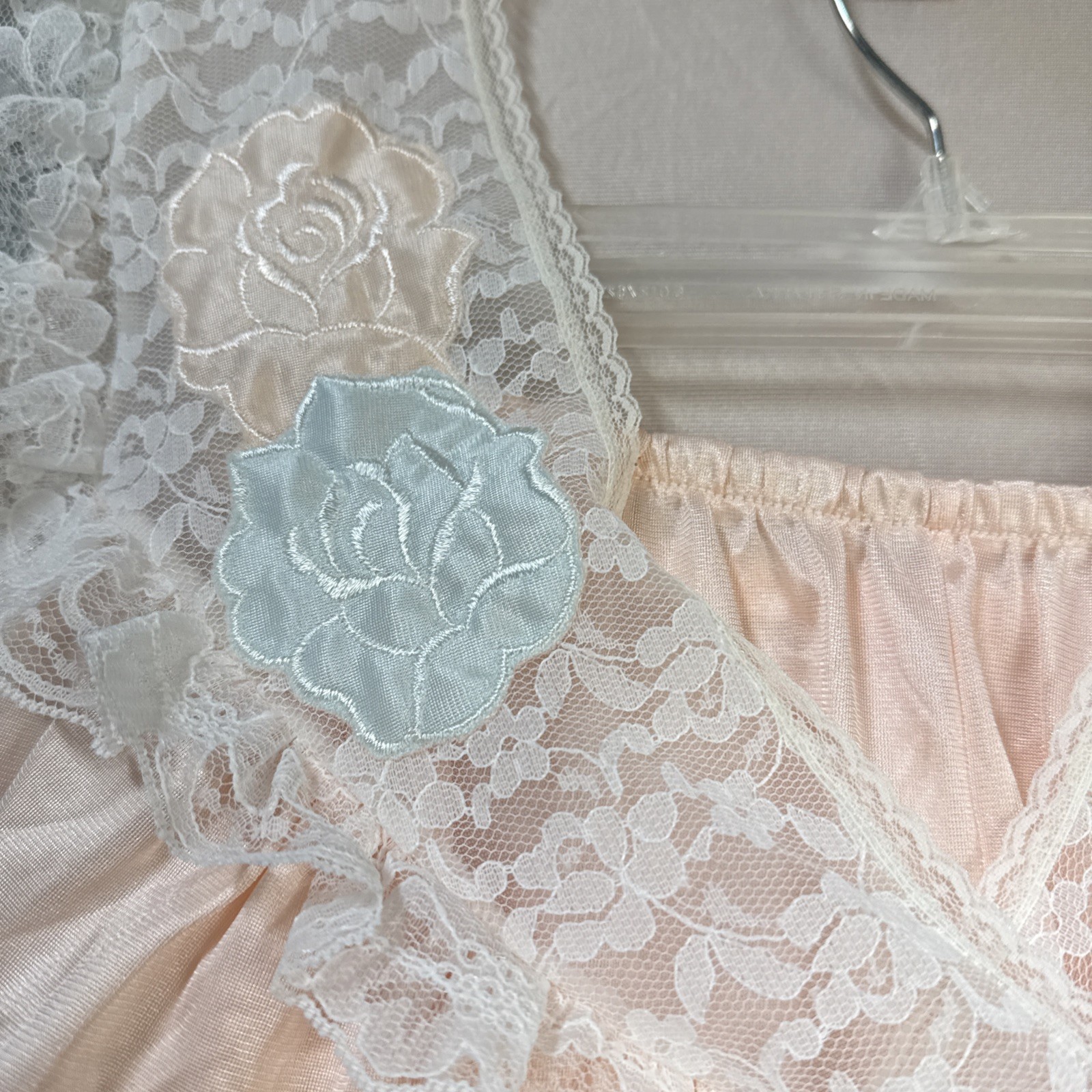 Vintage 70s Soft Moments N.Y Pink Medium Night Set Ruffled lace Collar Nylon