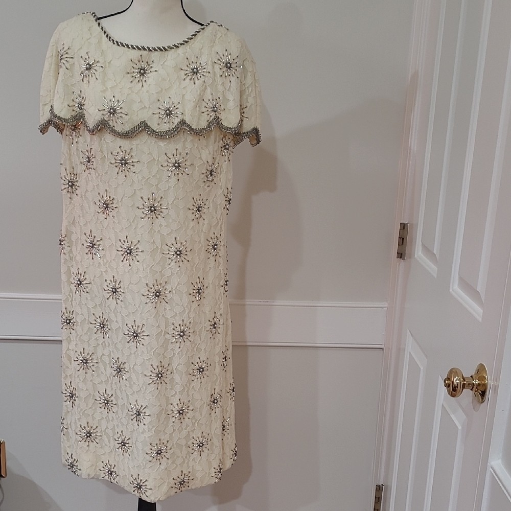 Andora Vintage 1950s/1960s Cream Lace Shift Dress with Beaded Starburst Accents