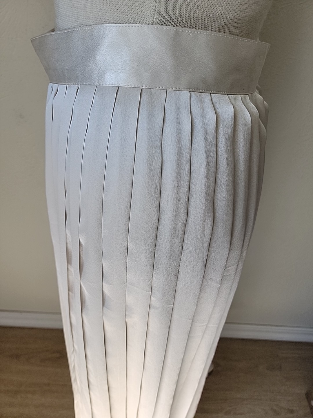 Vintage Halston III Satin Pleated Skirt Sz 10 Ivory Off White Back Zip
