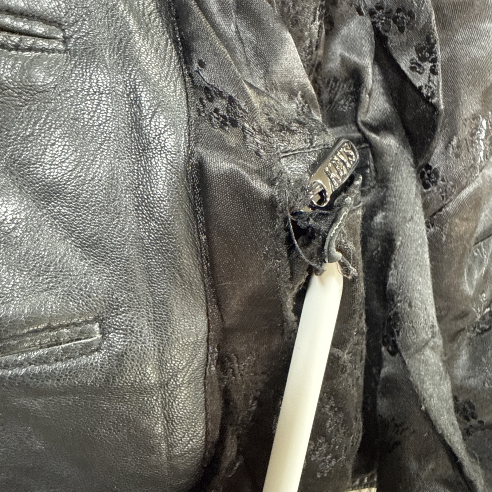 Vintage 90s Wilsons Leather Maxima Women’s Black Leather Jacket Size M Button Fr