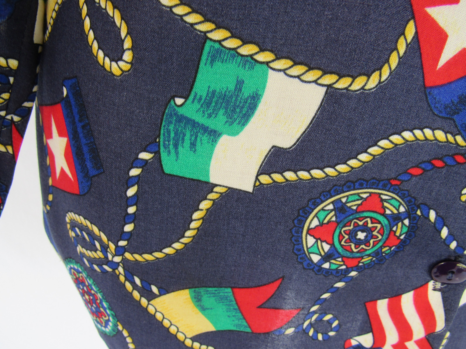 VINTAGE 1980s 90s GEMILLI BLOUSE SHIRT SIZE MEDIUM FLAGS BLUE 100% RAYON