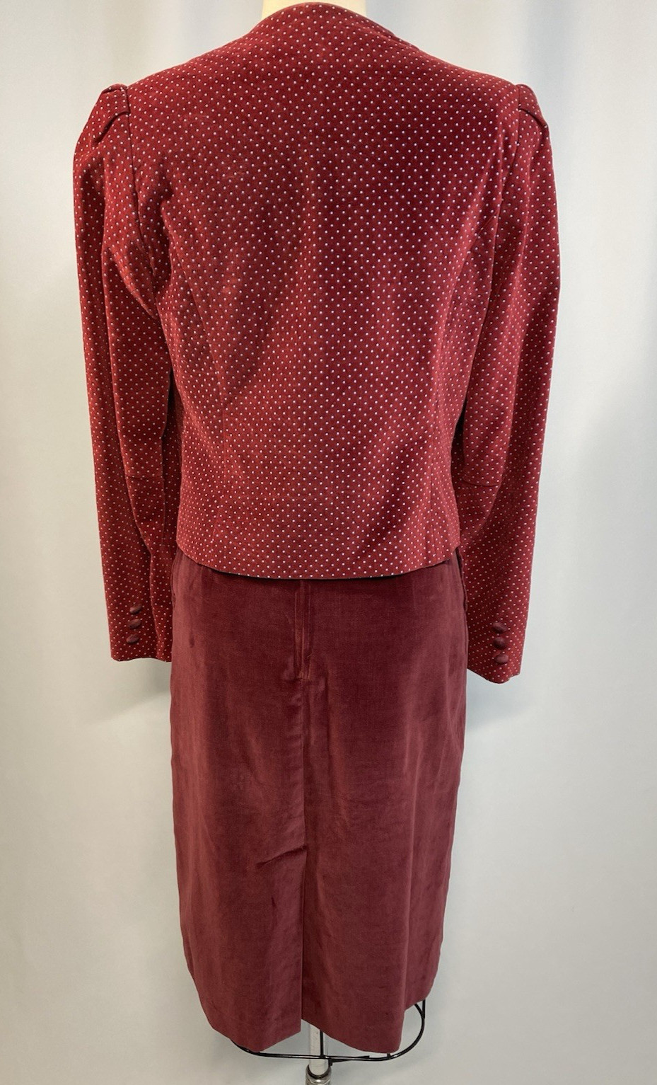 Vintage Skirt Suit Women’s SIZE EXTRA SMAL XS 5 red velvet 70s 80s VINO DE CASA