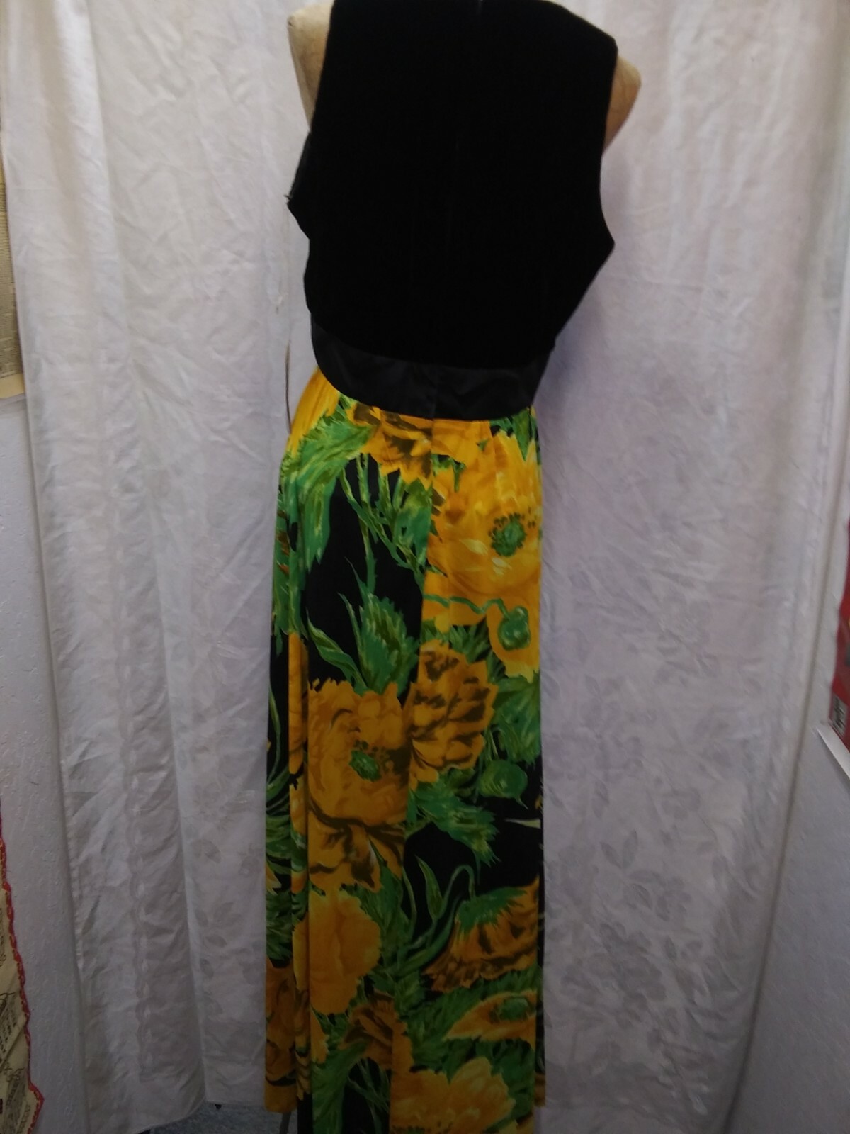1970’s Black Velvet Yellow Green Jersey Maxi Dress Boulevard Velvet Medium NWT