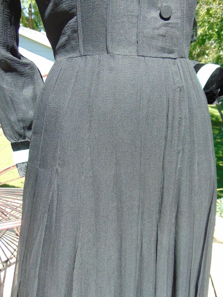 VTG 40s Chiffon Overlay Dress w Velvet trim 28W