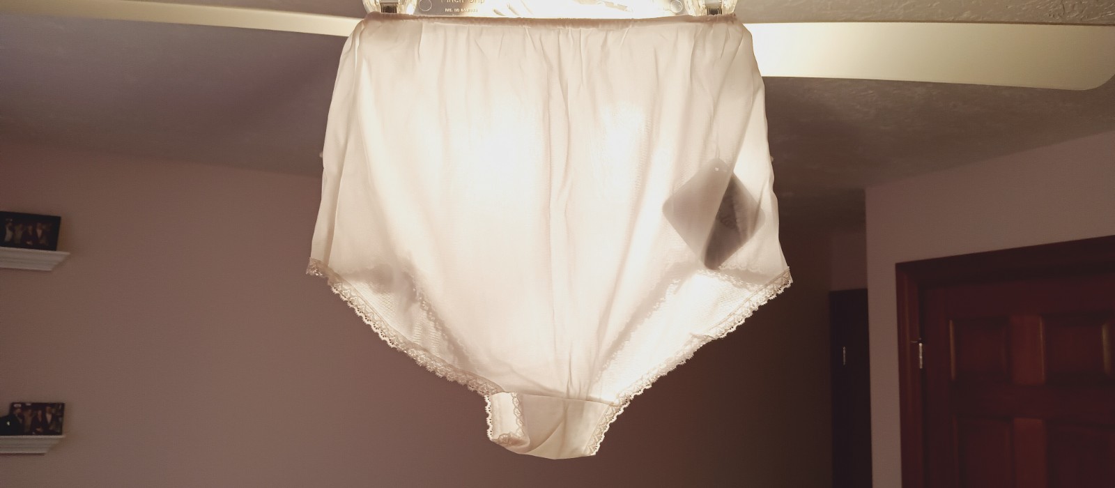 WOODS VINTAGE NYLON PANTY SZ 6 ? WHITE OPEN LEGS WITH BOW TRIM – ENGLAND #AU516