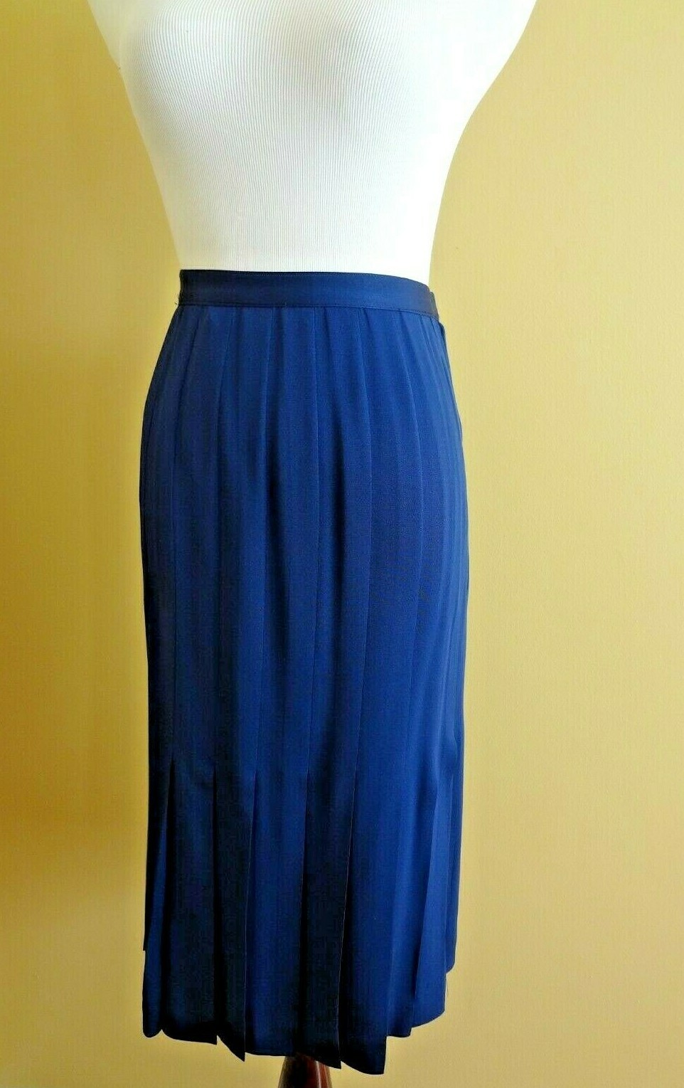Vintage Kevan Hall Couture Navy Silk 2 Piece: Blouse size 6 & Skirt size 8, Set